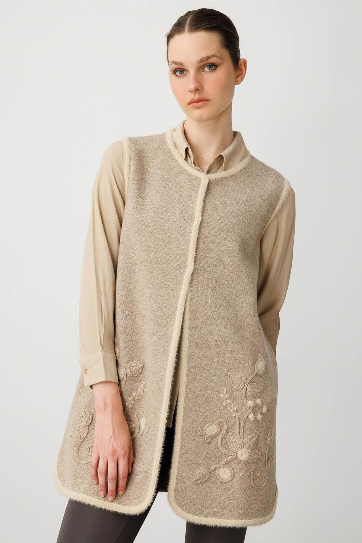 Crew Neck Floral Long Vest 