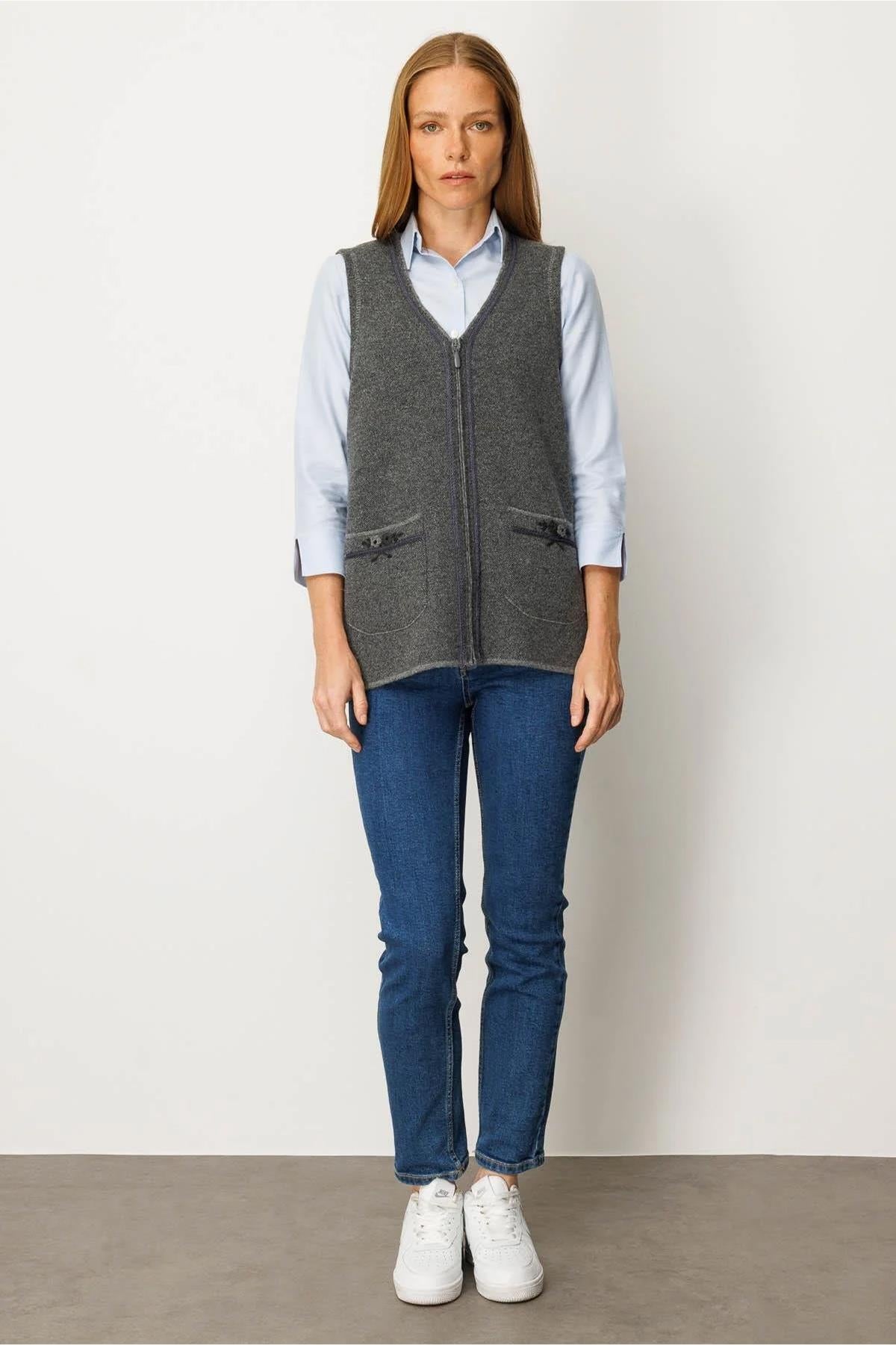 V-Neck Pocket Embroidered Zippered Vest