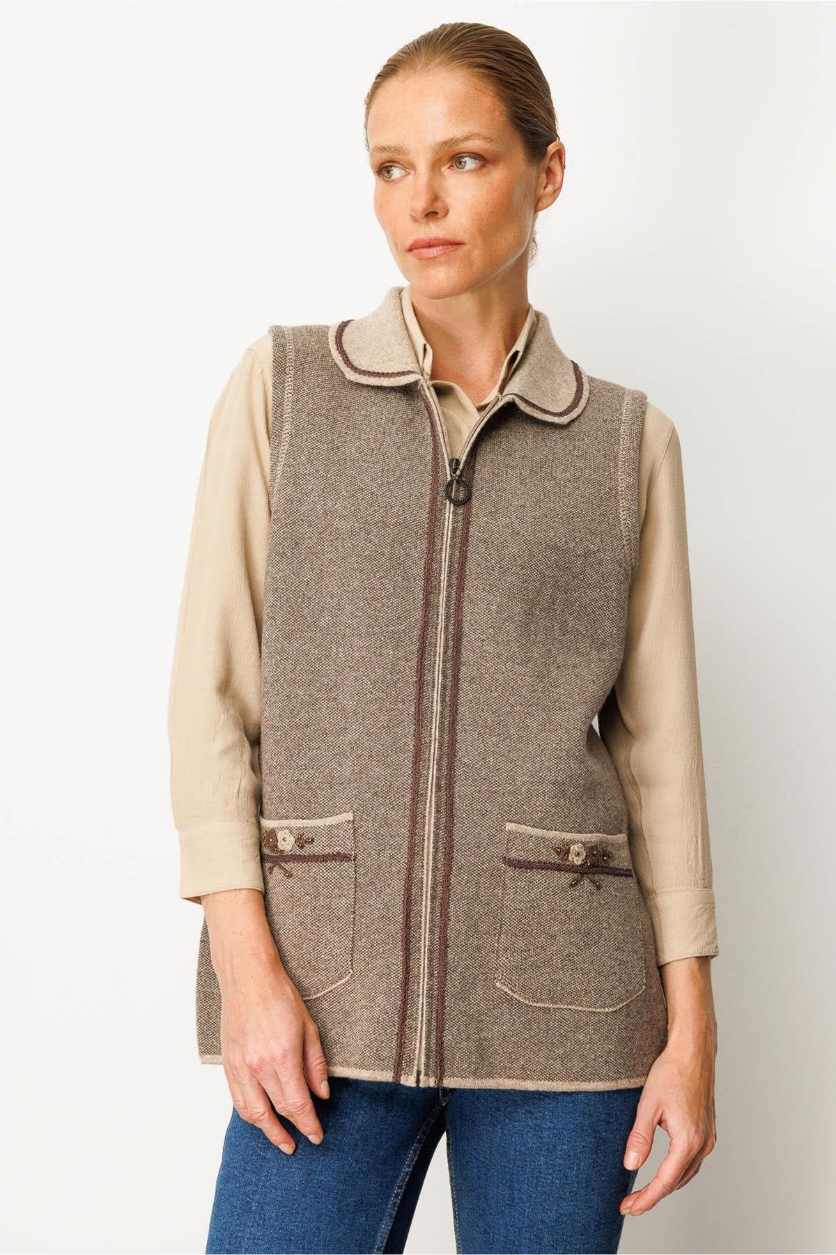 Embroidered Polo Collar Zippered Vest 