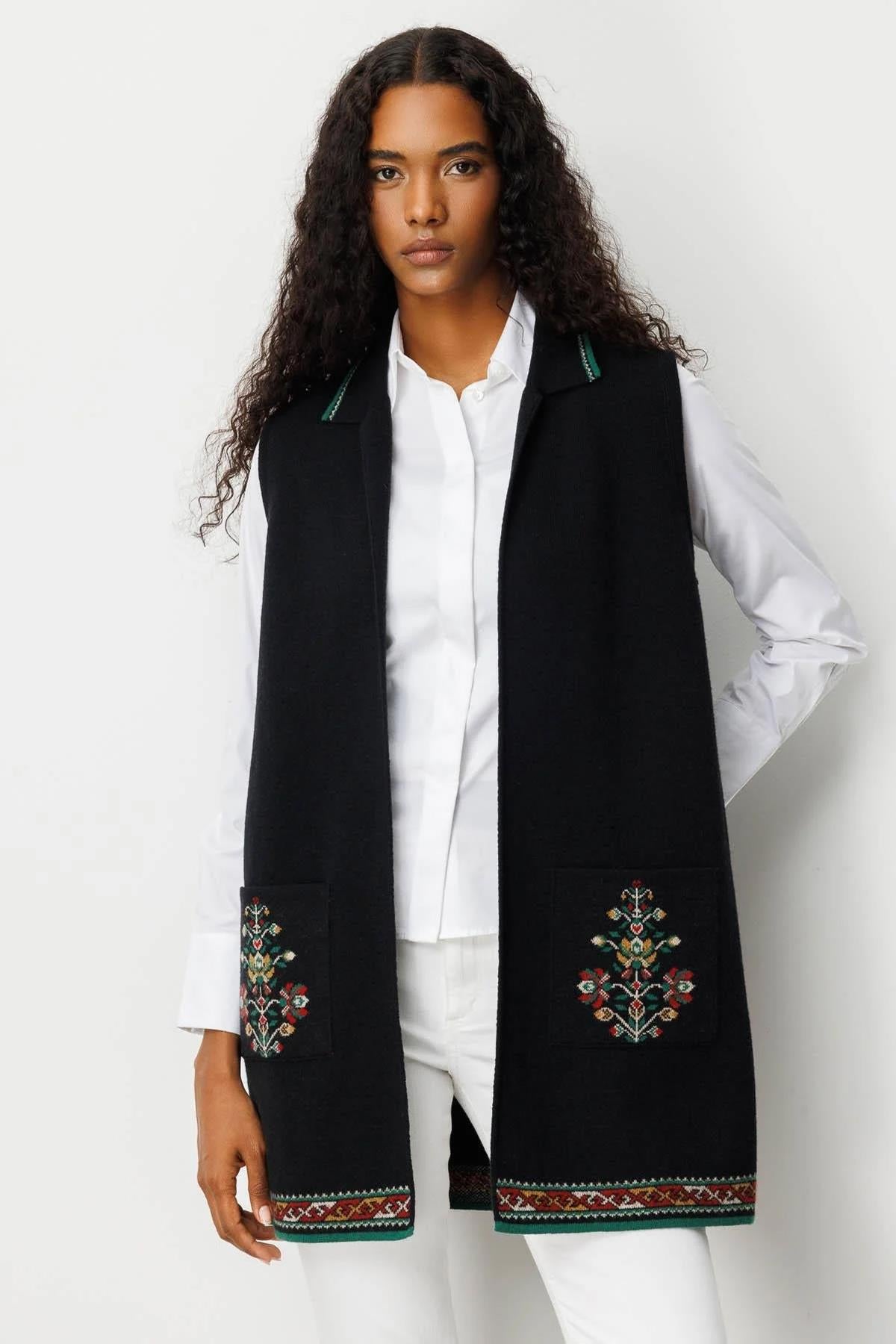 Polo Collar Long Vest with Kilim Pattern on the Hem 