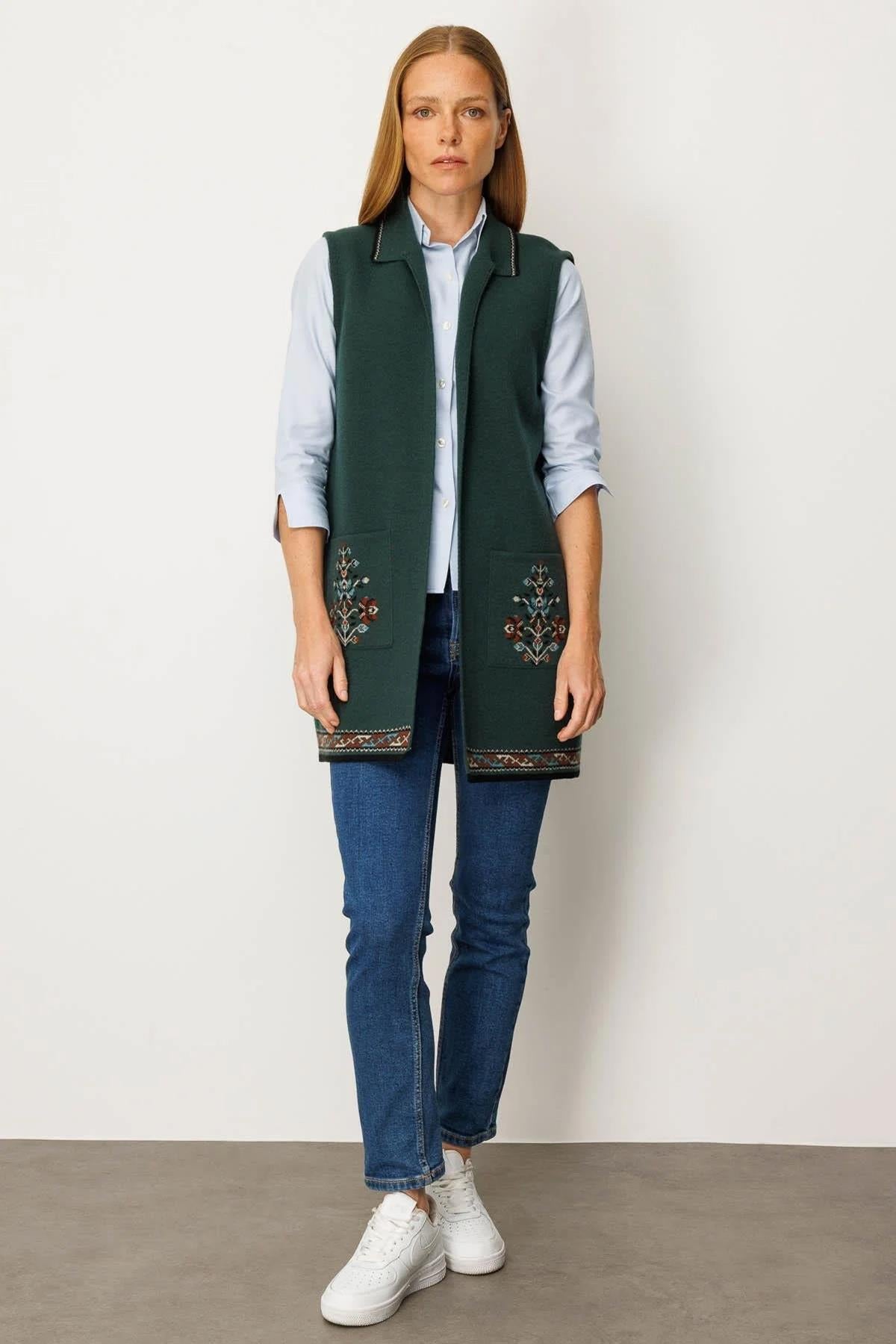 Polo Collar Long Vest with Kilim Pattern on the Hem 