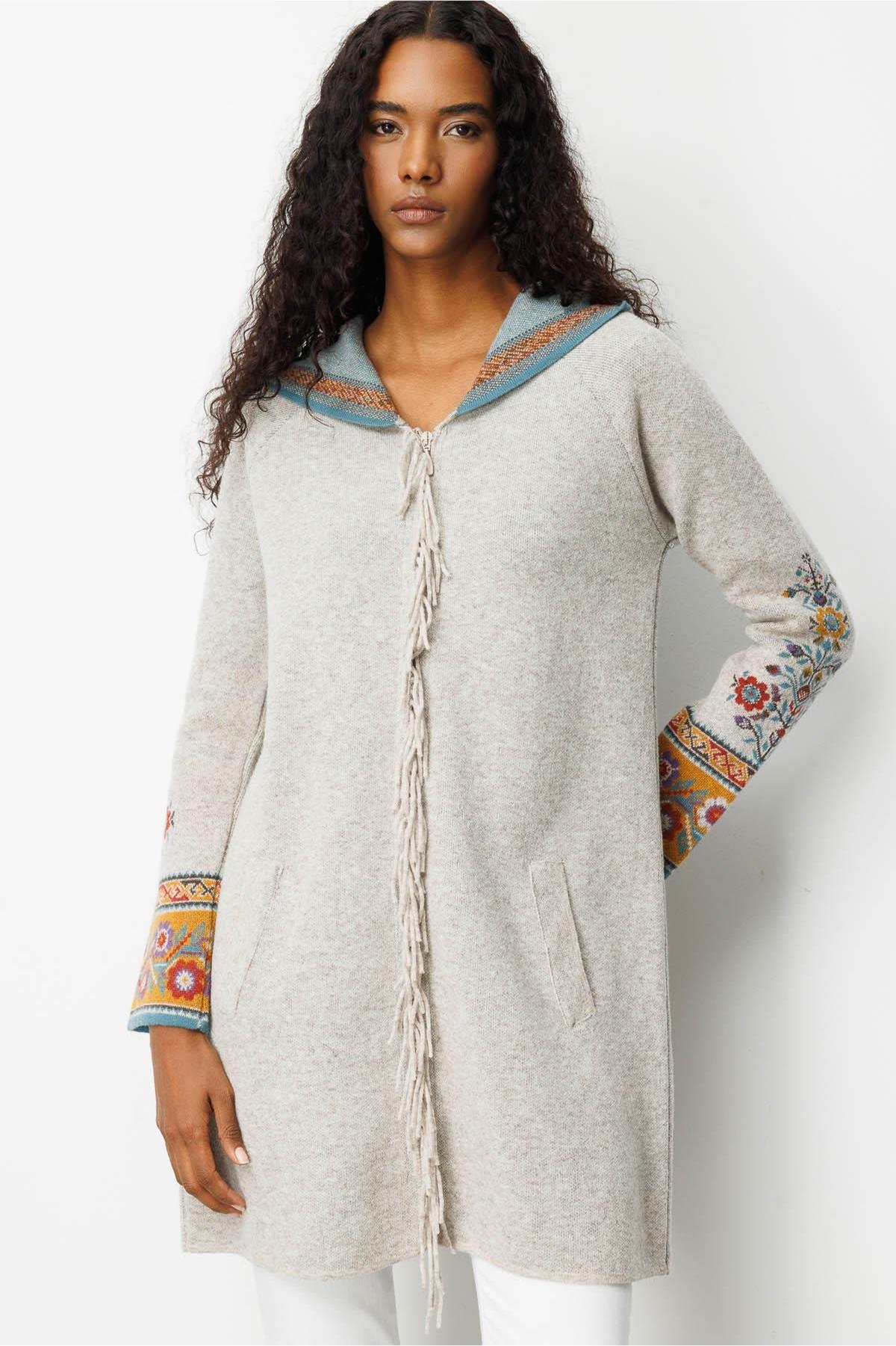 Kapüşonlu Kilim Jakarlı Püsküllü Hırka