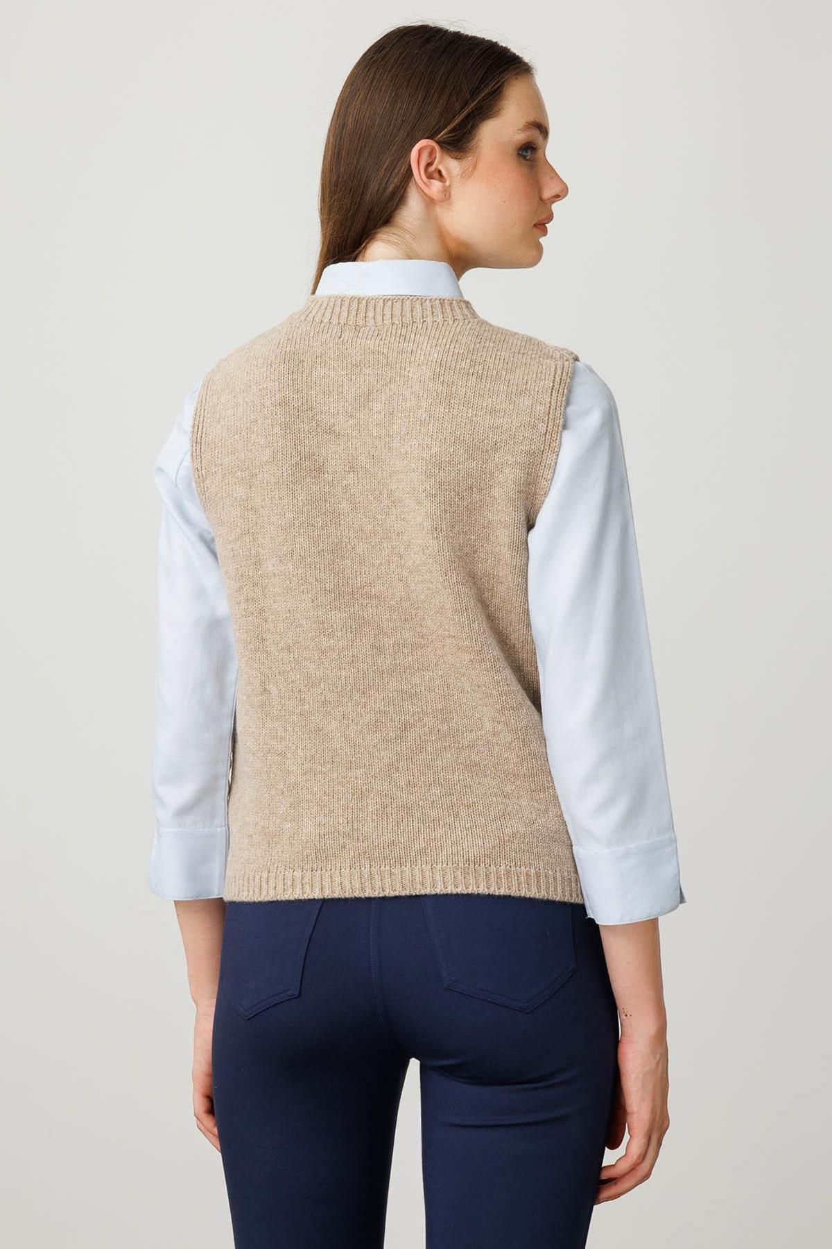 Crew Neck Floral Embroidered Sweater with Pocket 