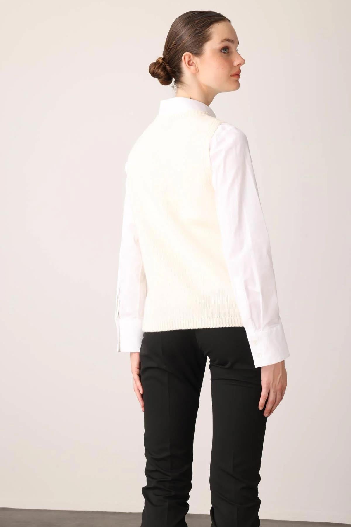 Crew Neck Floral Embroidered Sweater with Pocket 