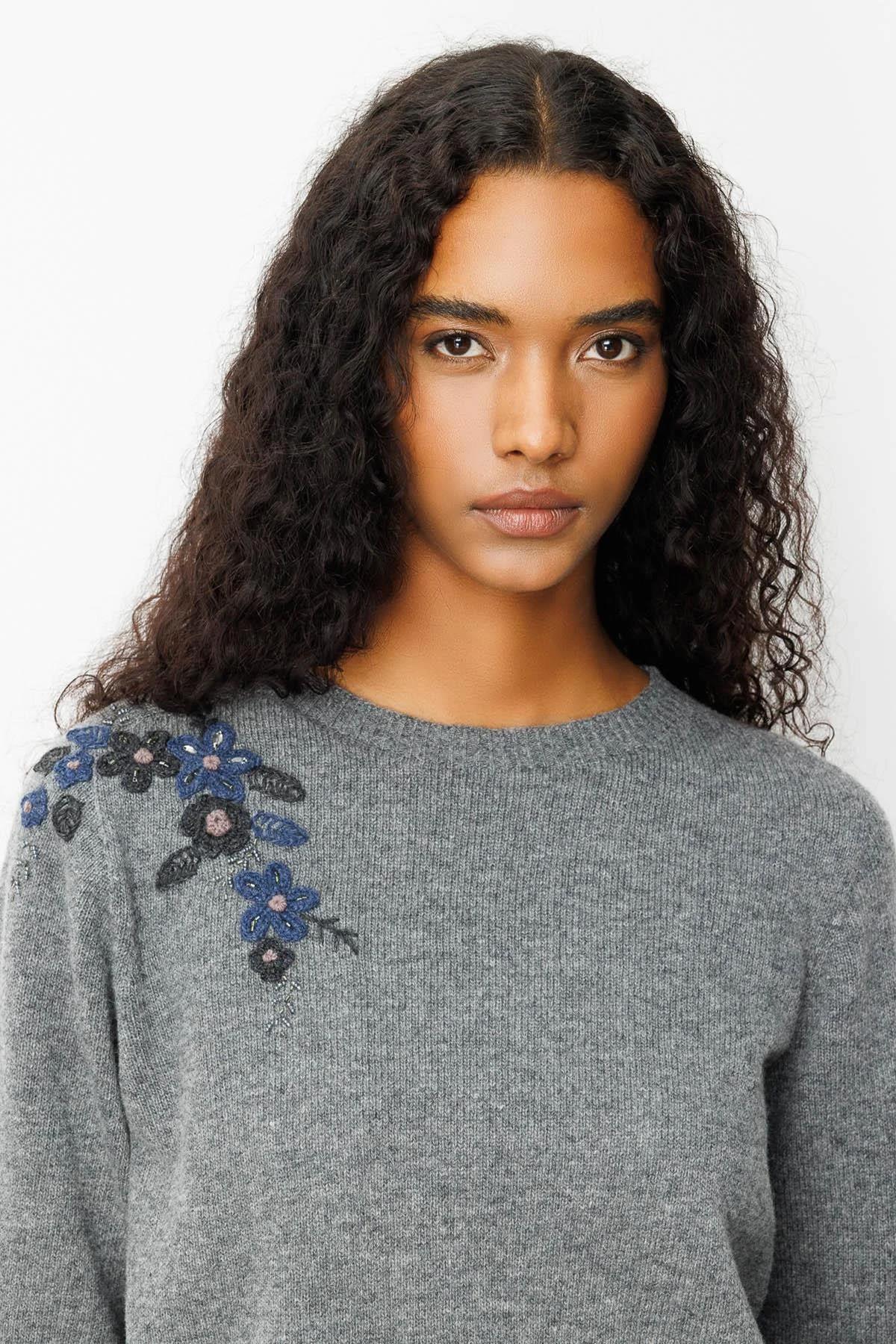 Crew Neck Embroidered Shoulder Sweater 