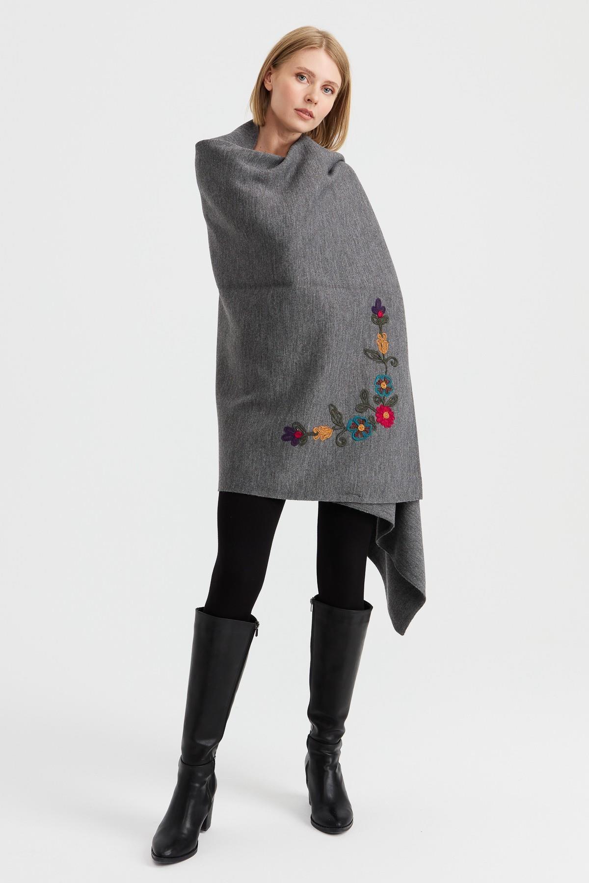 Desen Köşesi Çiçekli Nakış İşlemeli Büyük Kadın Şal - Eser Giyim