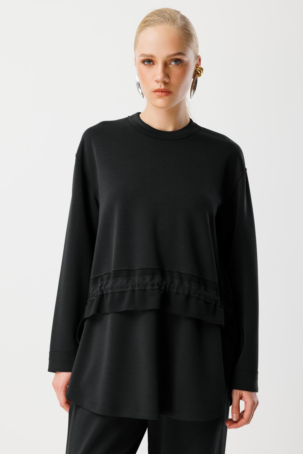 طقم بنطال وتونيك مع إكسسوارات بأزرار