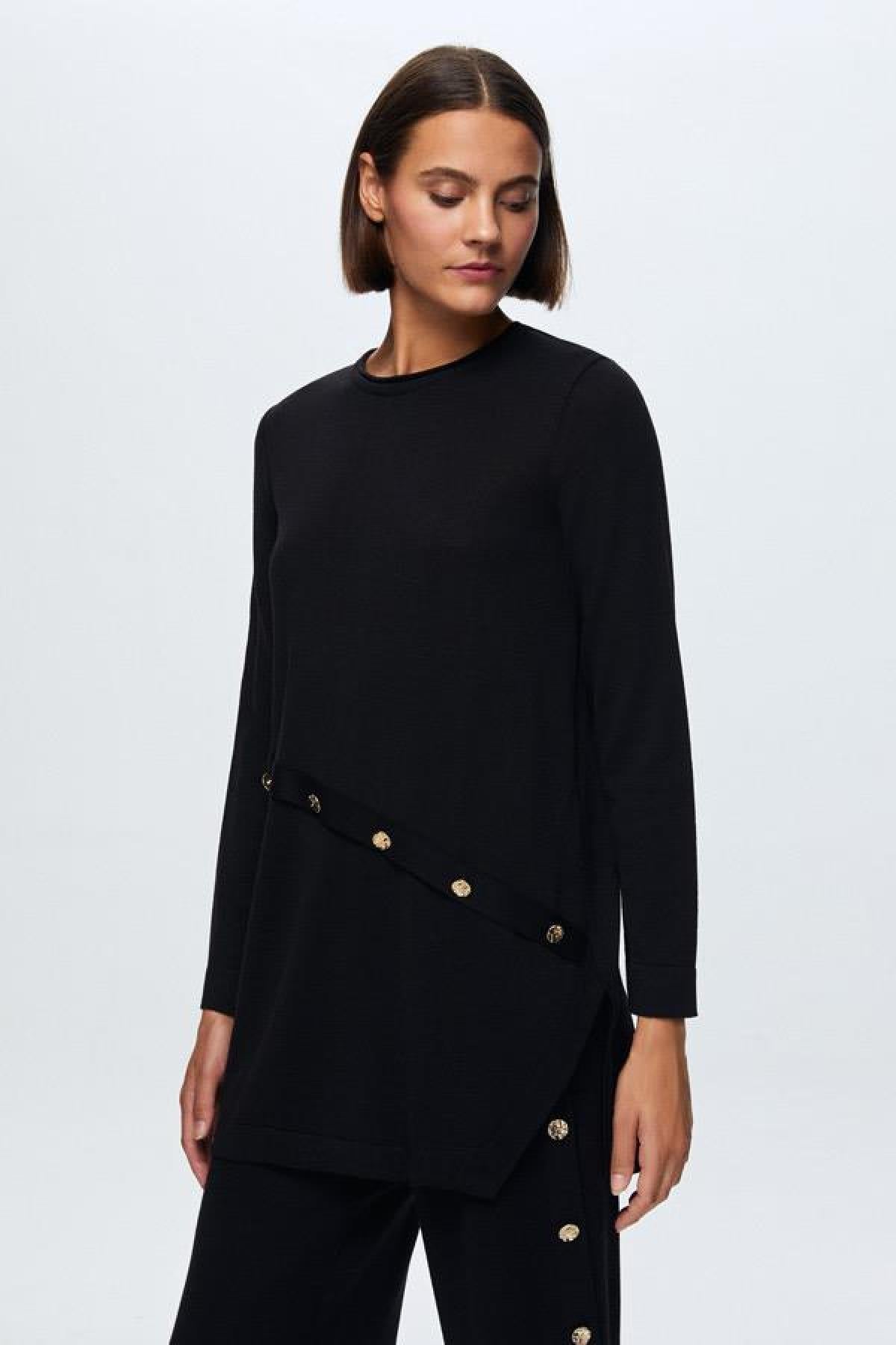 Knitted Tunic with Button Accessories