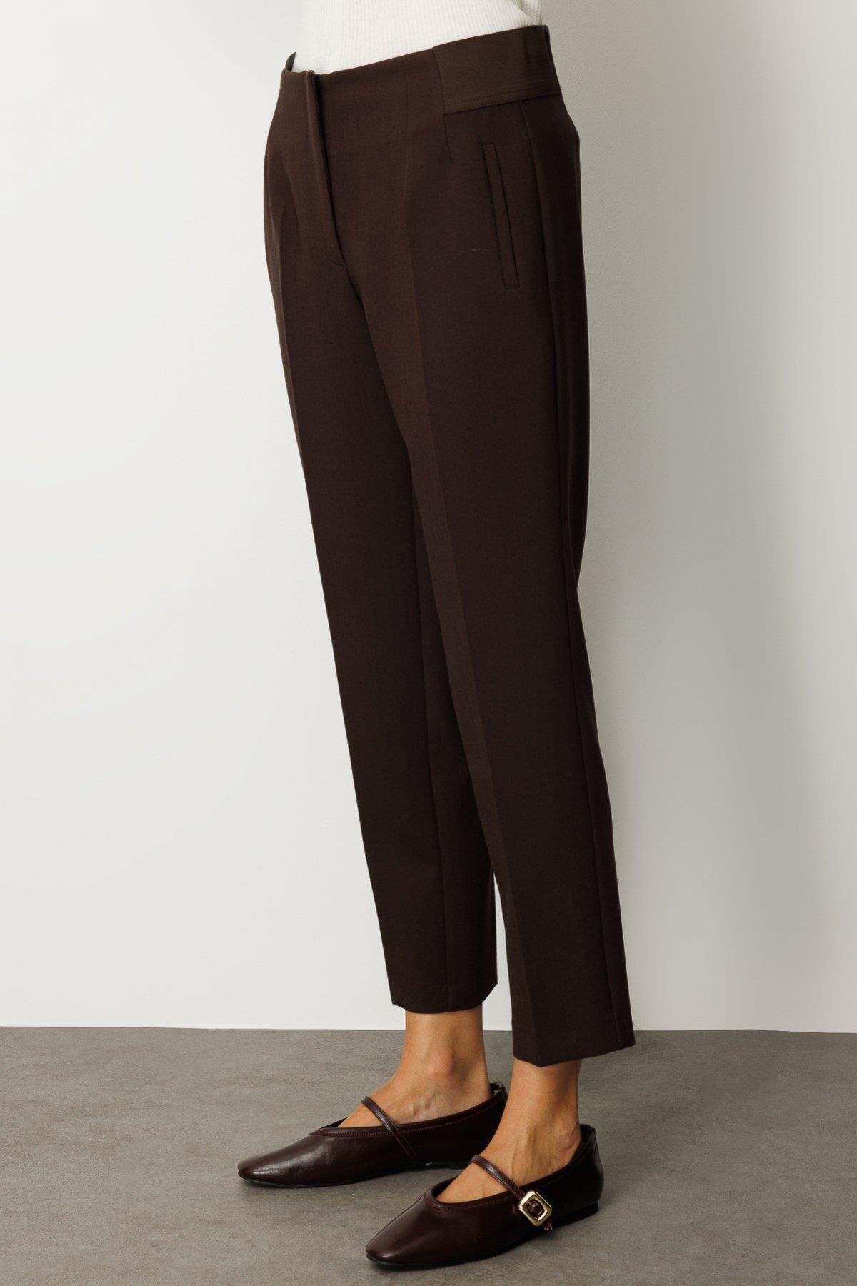 Beli Kalın Lastikli Dar Paça Pantolon