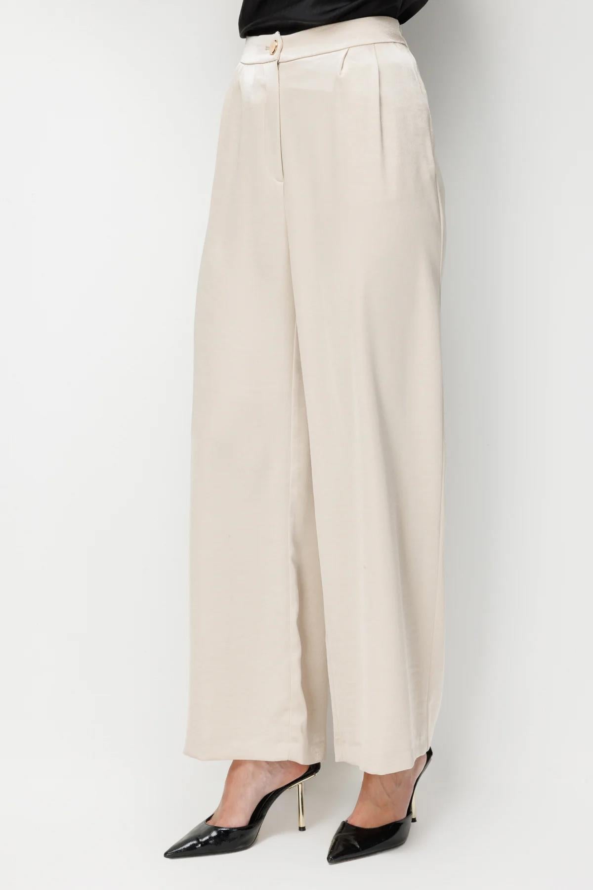 بنطلون لامع فضفاض مطوي بخصر مطاطي