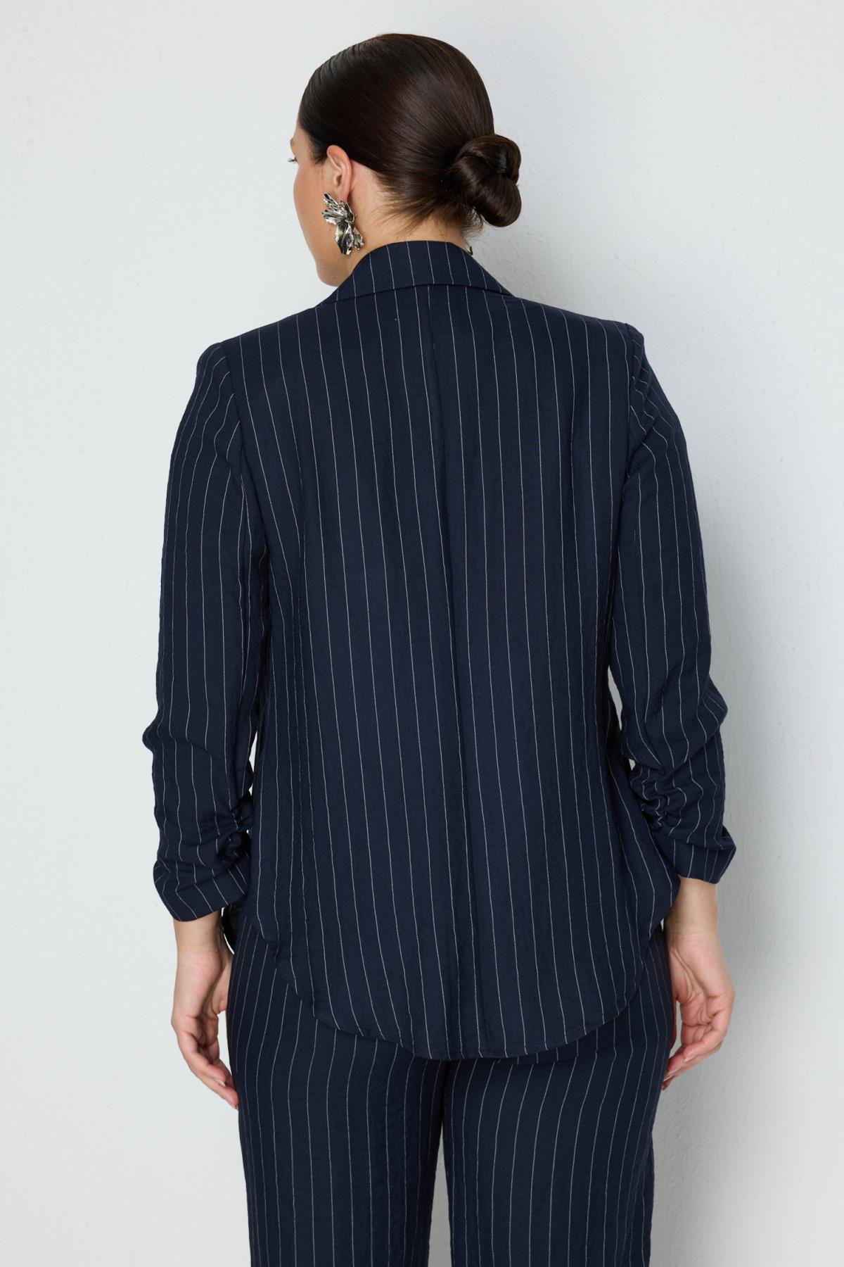 Kolu Büzgülü Çizgili Keten Büyük Beden Ceket