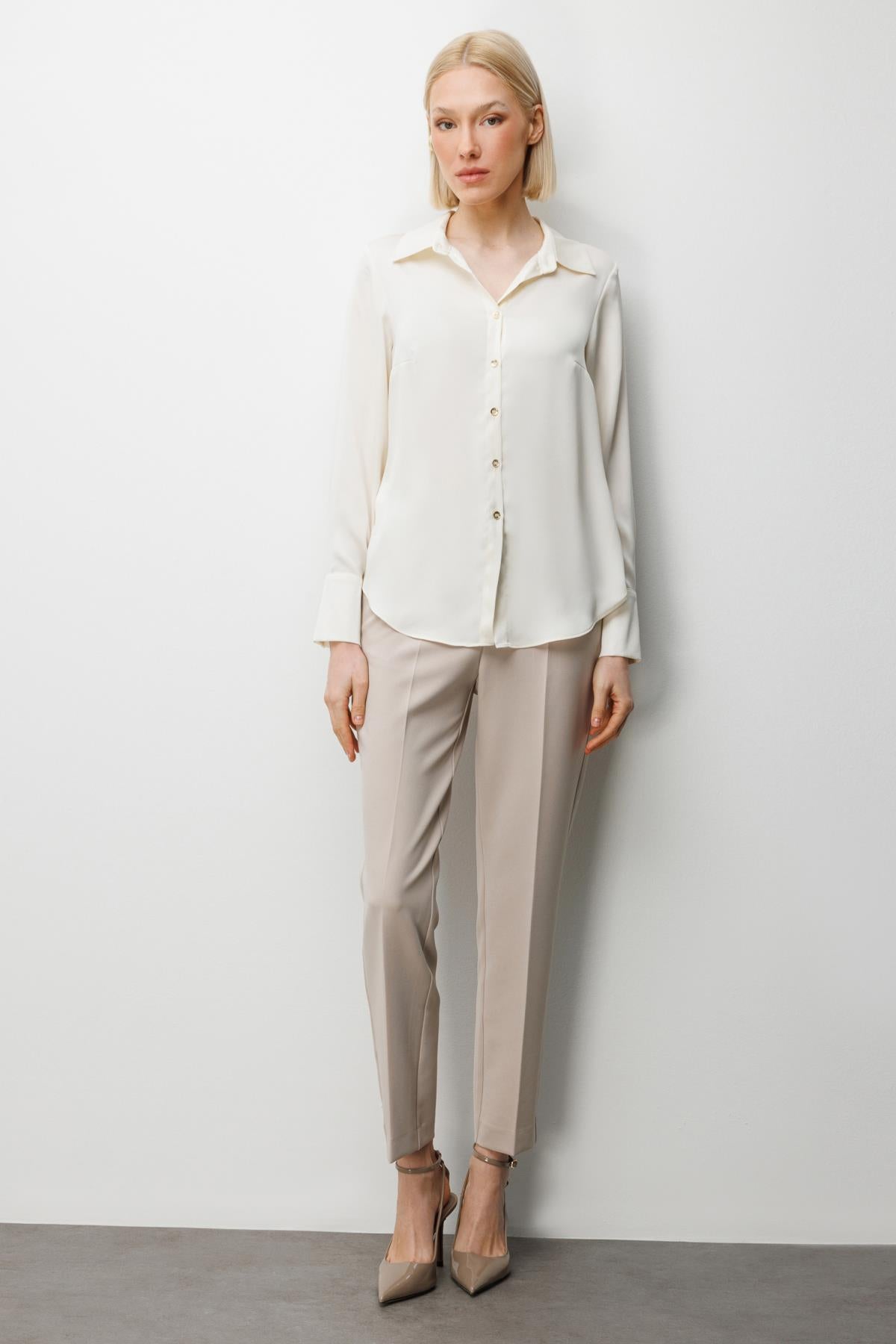 Önden Düğmeli Saten Gömlek