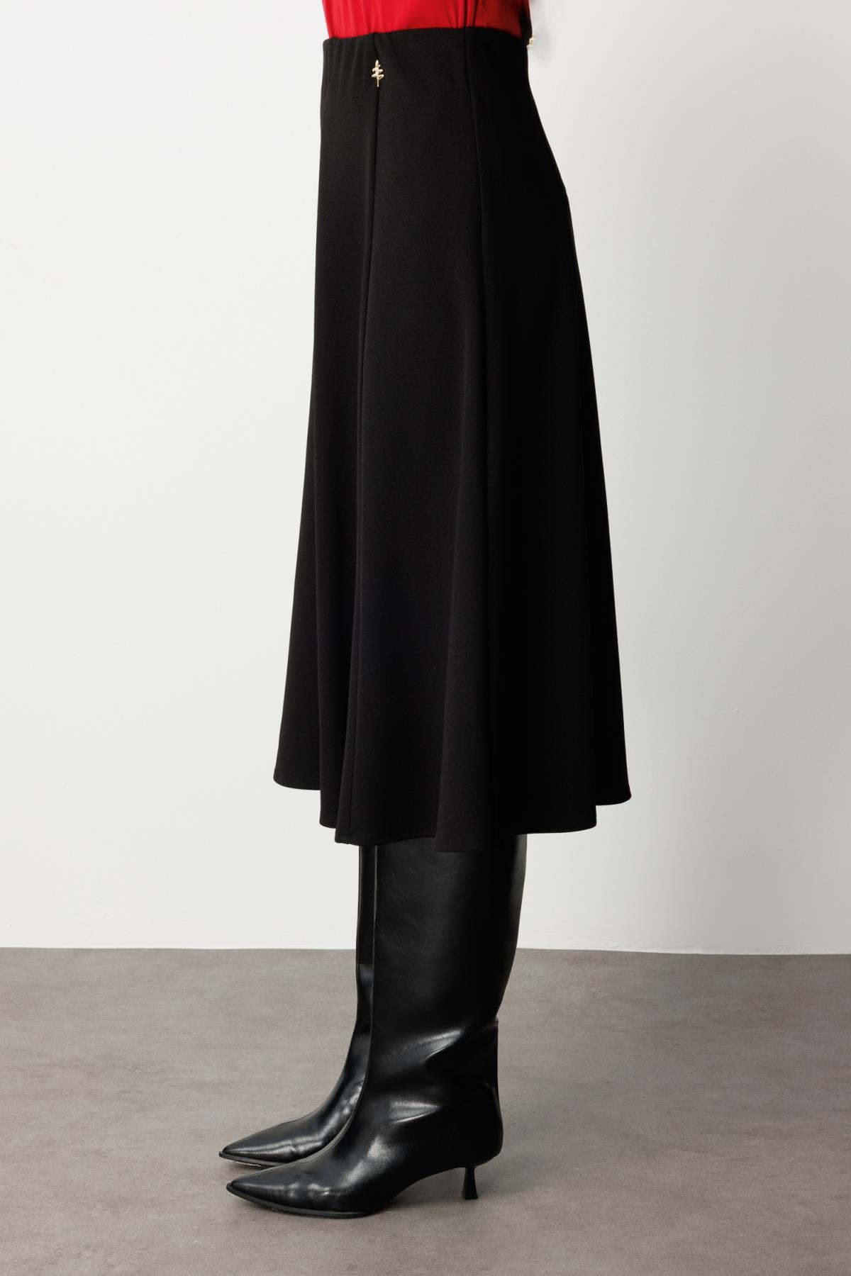 Aksesuar Detaylı Volanlı Midi Etek