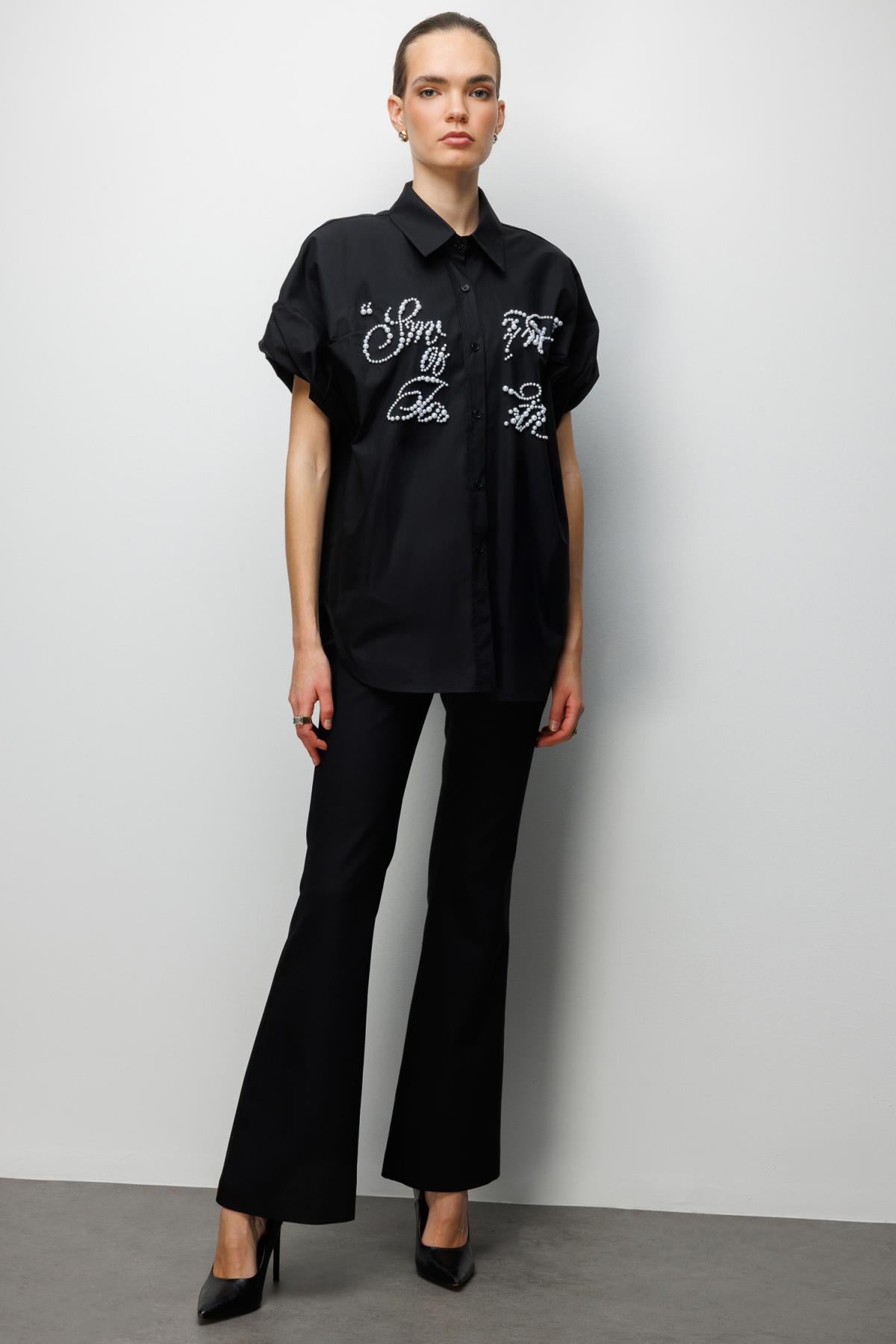 Boncuk İşlemeli Balon Kol Bluz