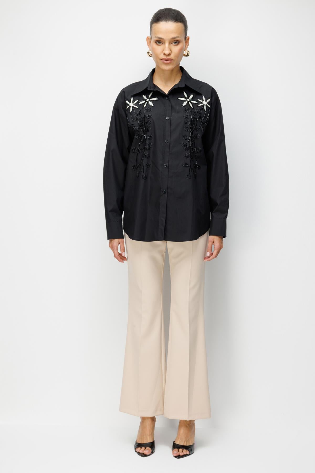 Boncuklu Çiçek İşlemeli Gömlek