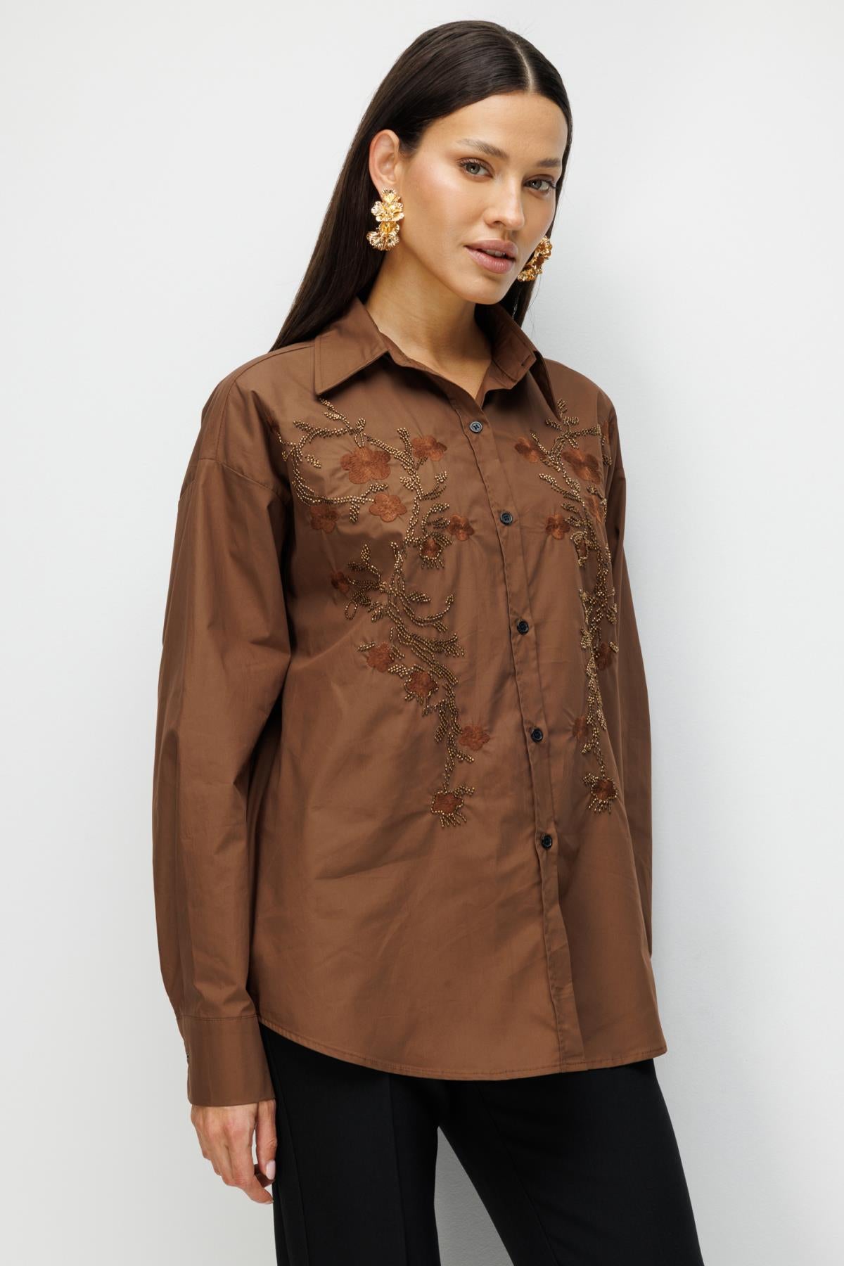 Ön Çiçek İşlemeli Oversize Gömlek