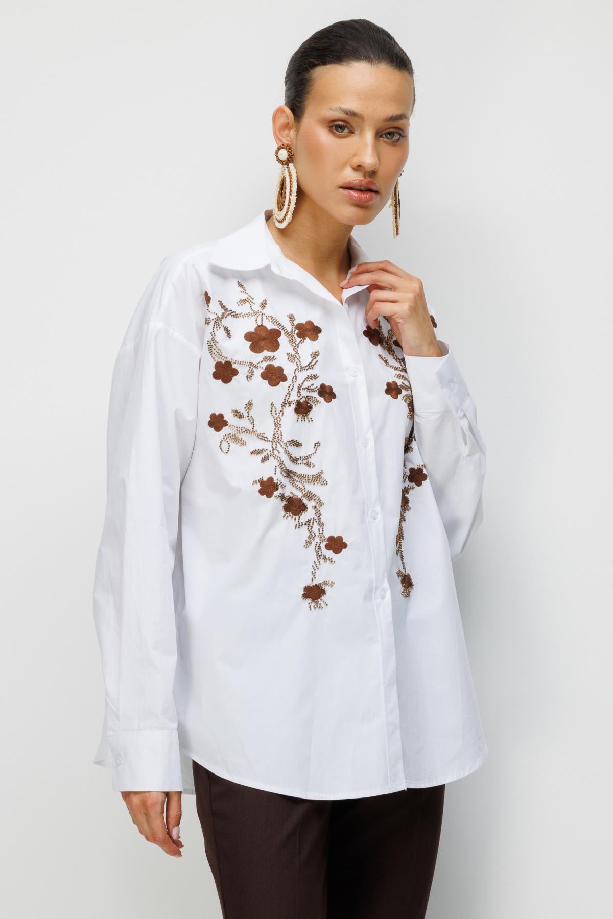 Ön Çiçek İşlemeli Oversize Gömlek