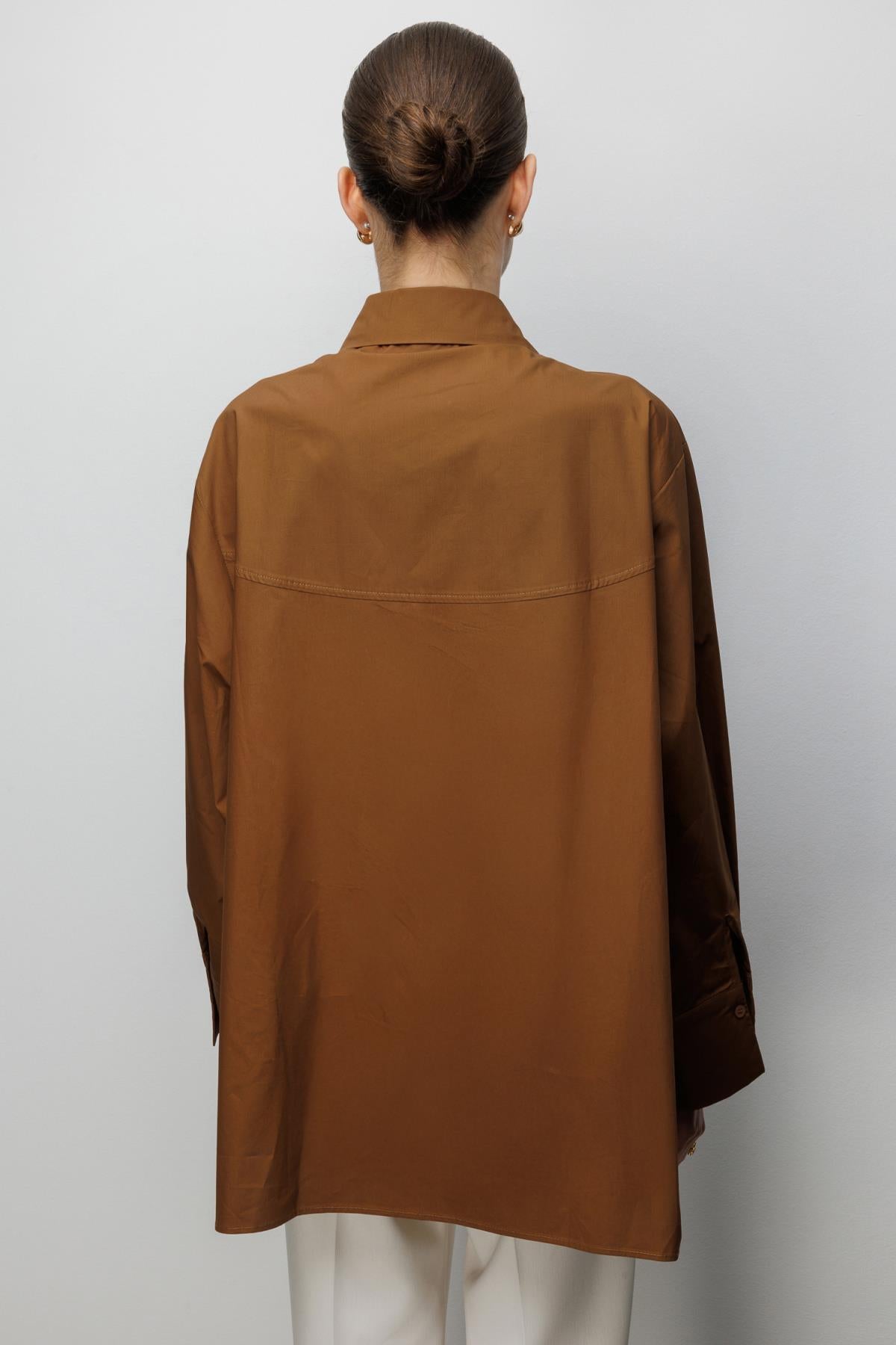 Metal Broşlu Oversize Gömlek