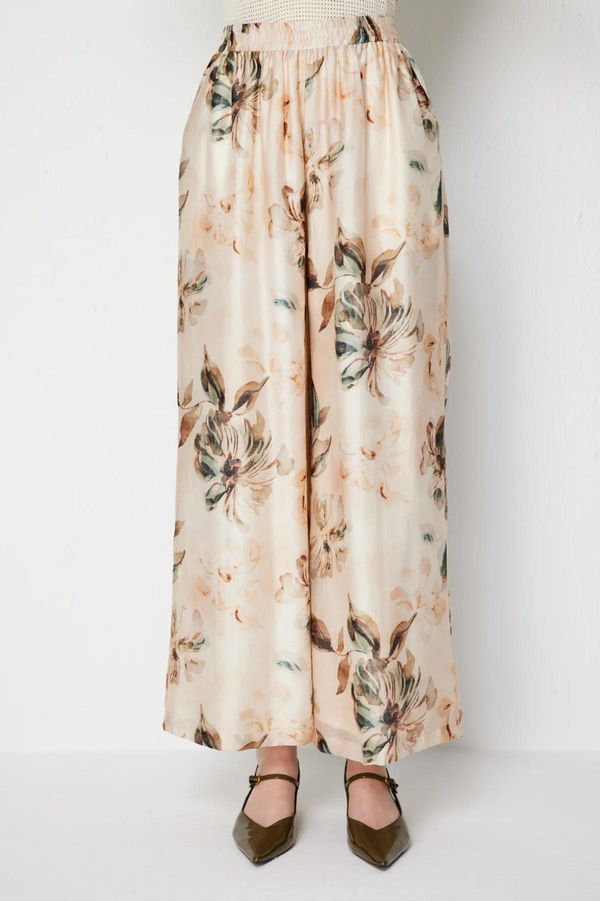 Çiçek Desenli Bol Paça Pantolon