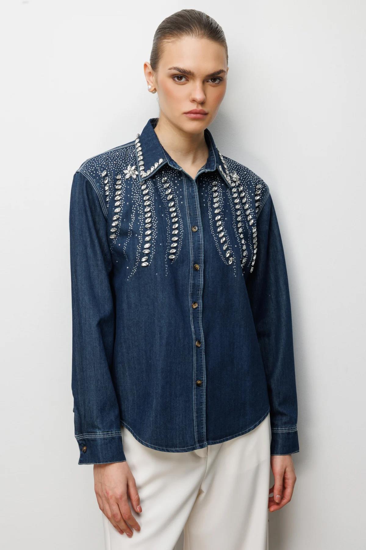 Taş İşlemeli Denim Görünümlü Gömlek