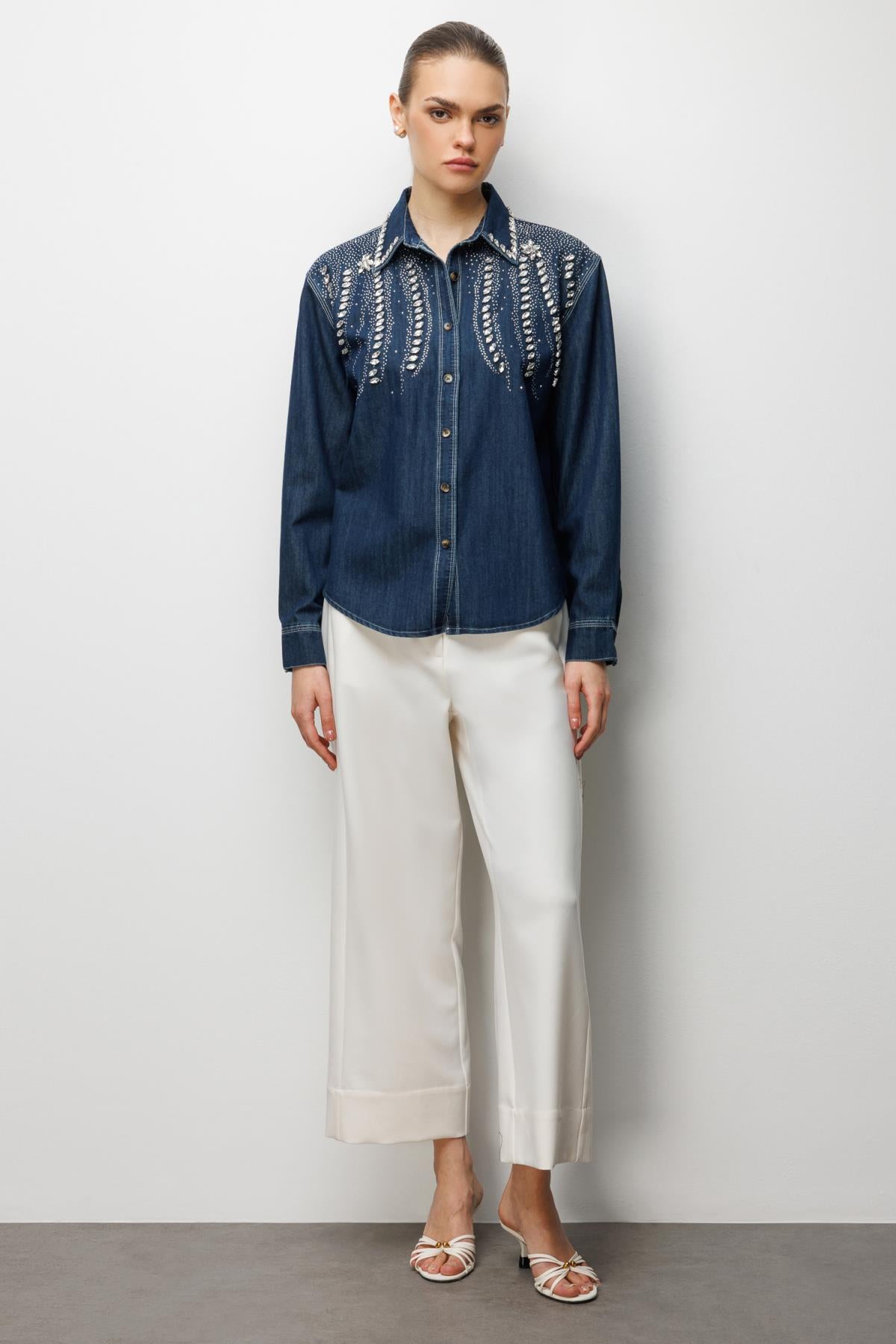 Taş İşlemeli Denim Görünümlü Gömlek