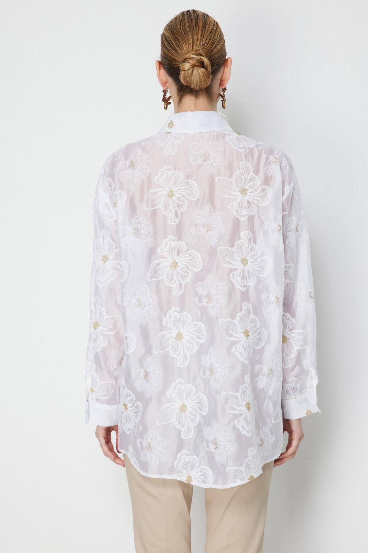 Çiçek Nakış Detaylı Gömlek