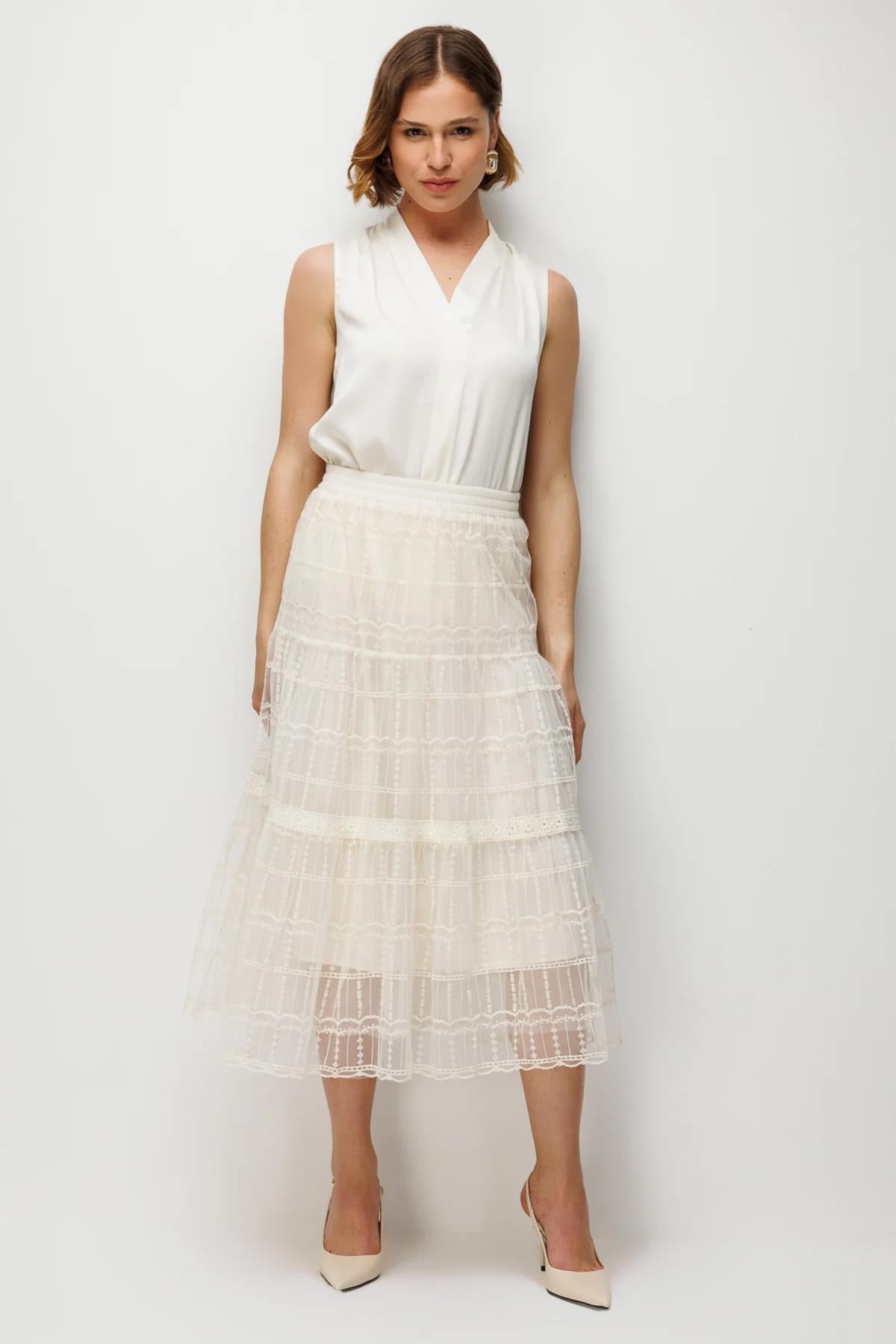 Beli Lastikli İşlemeli Midi Etek