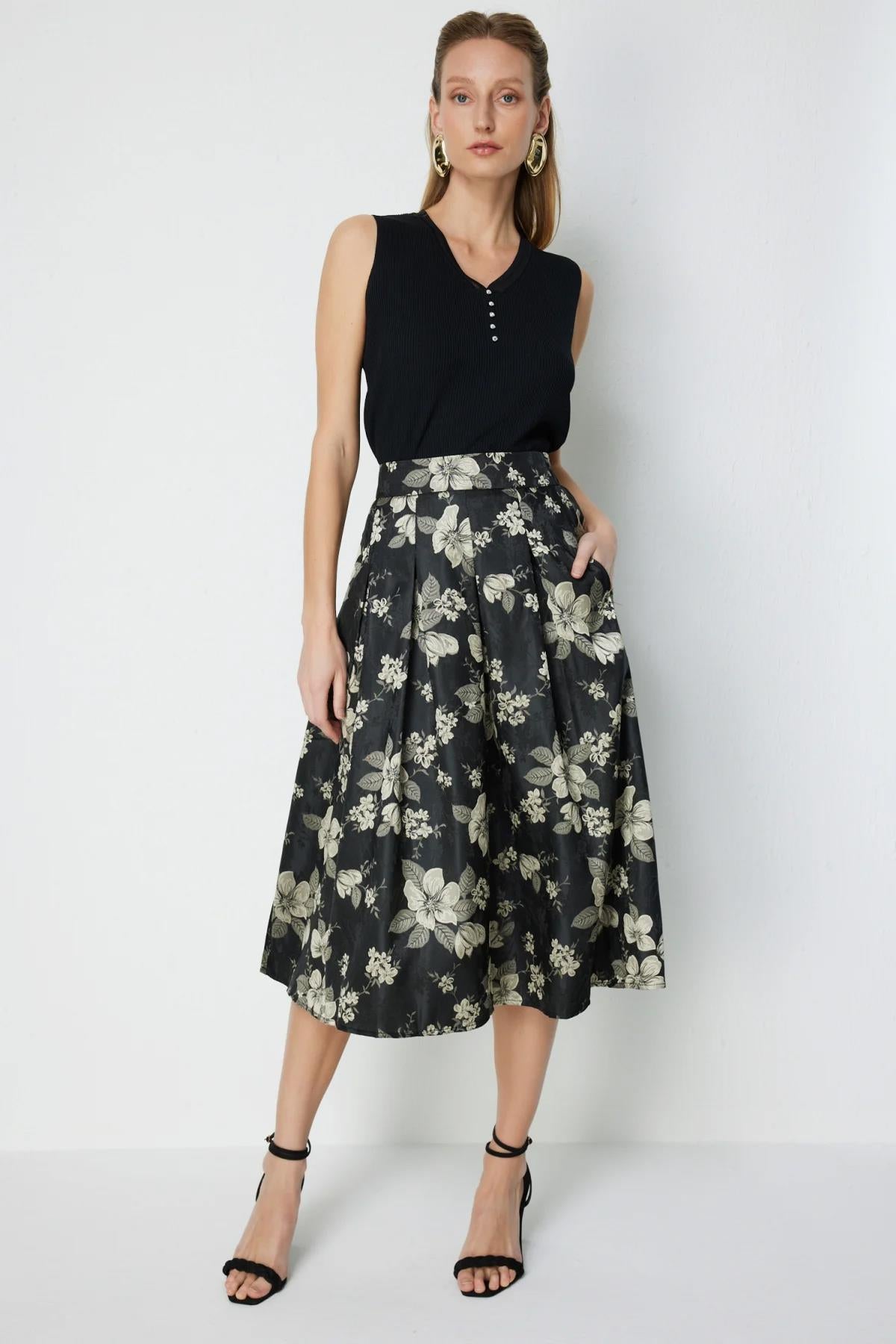 Çiçek Desenli Pileli Midi Etek