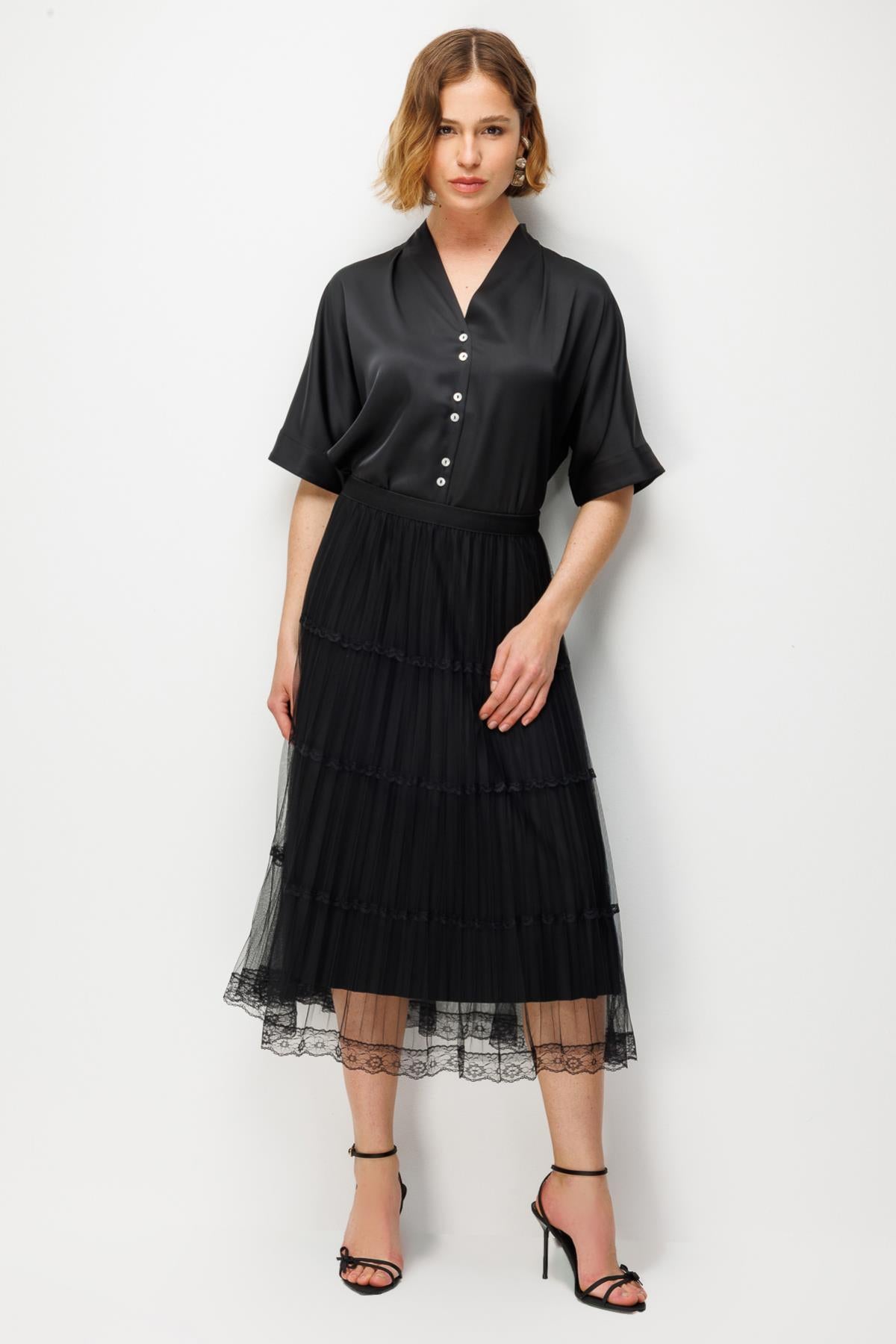 Dantel Detaylı Tül Piliseli Midi Etek