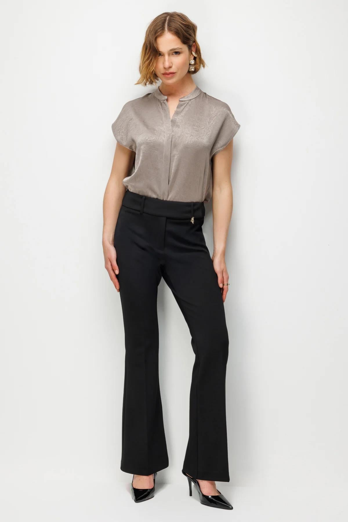 Metal Aksesuarlı İspanyol Paça Pantolon