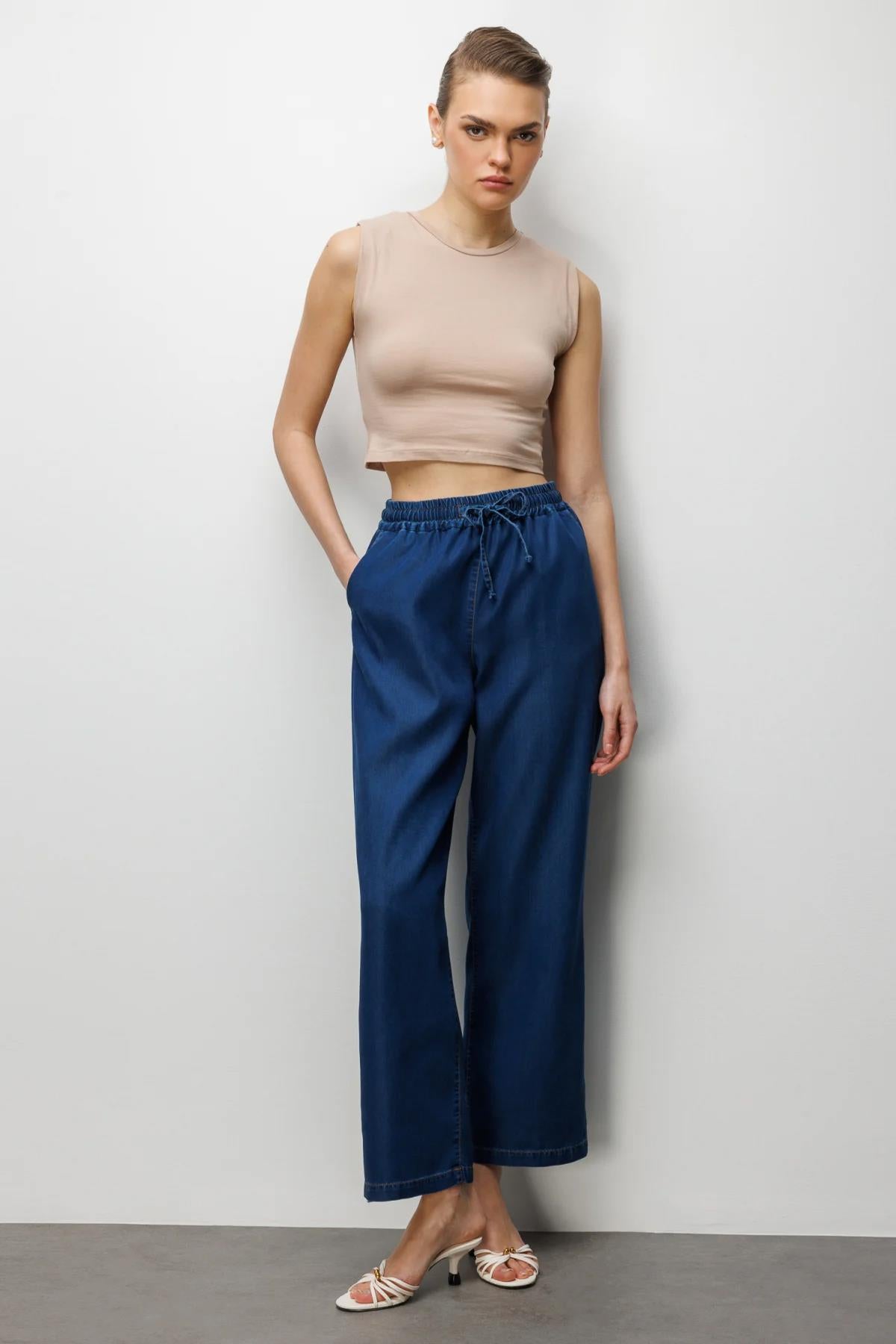 Beli Bağcıklı Bol Paça Pantolon