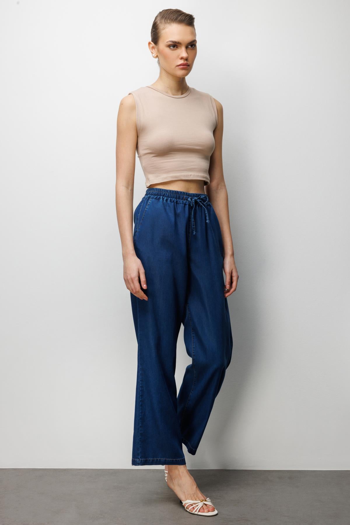 Beli Bağcıklı Bol Paça Pantolon