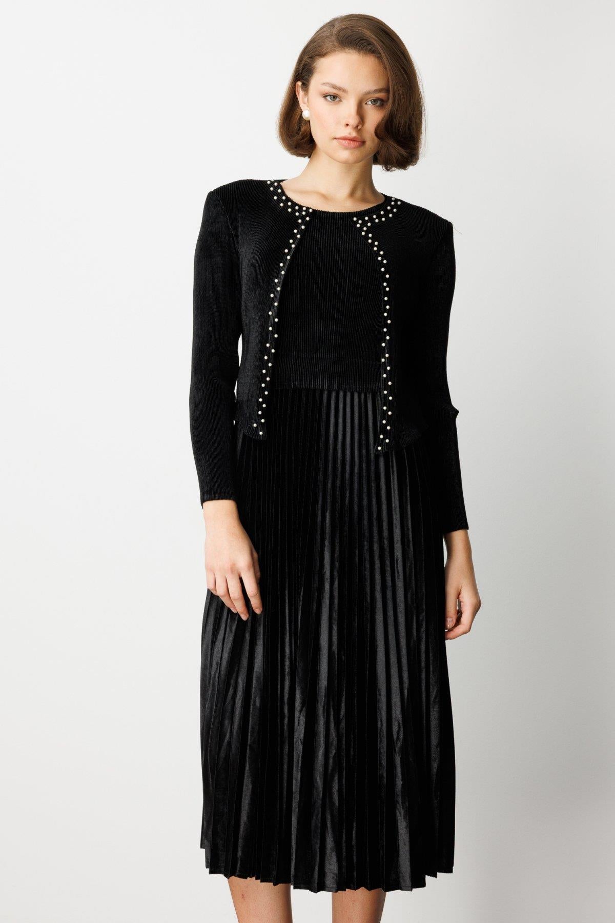 Boncuk Detaylı Kadife Elbise