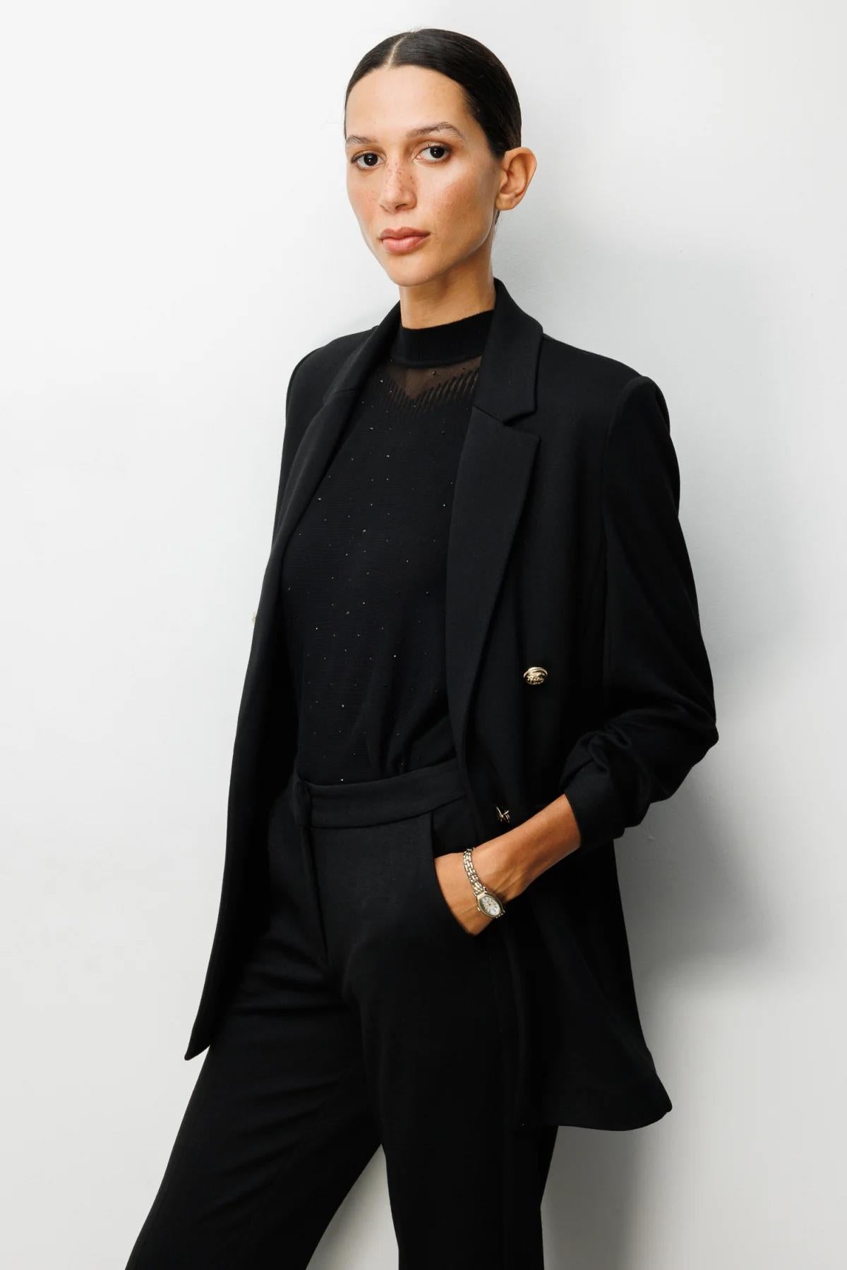 Kolu Büzgülü Süs Düğmeli Ceket