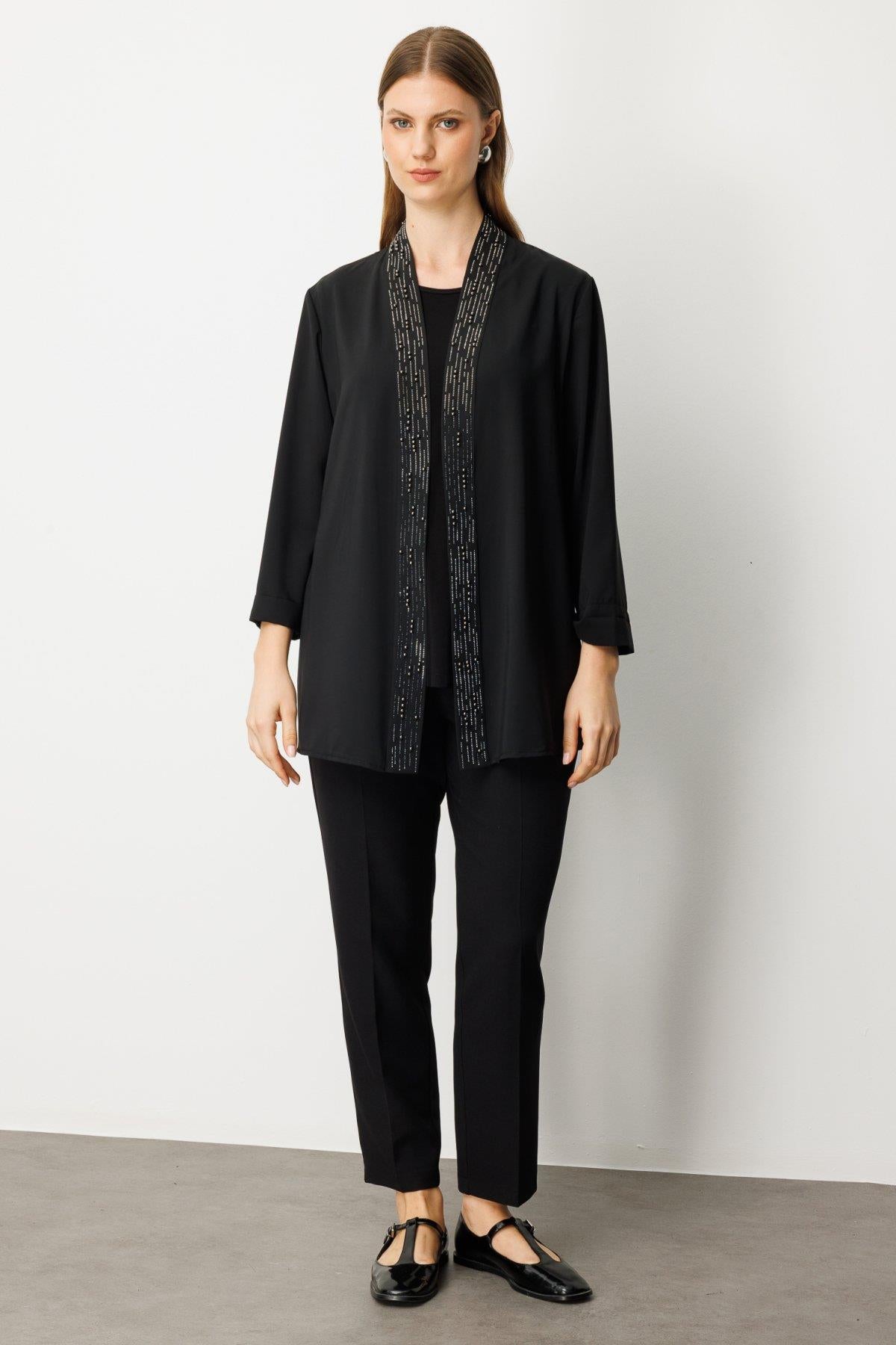 İç Atletli Yakası Taş İşlemeli Büyük Beden Ceket