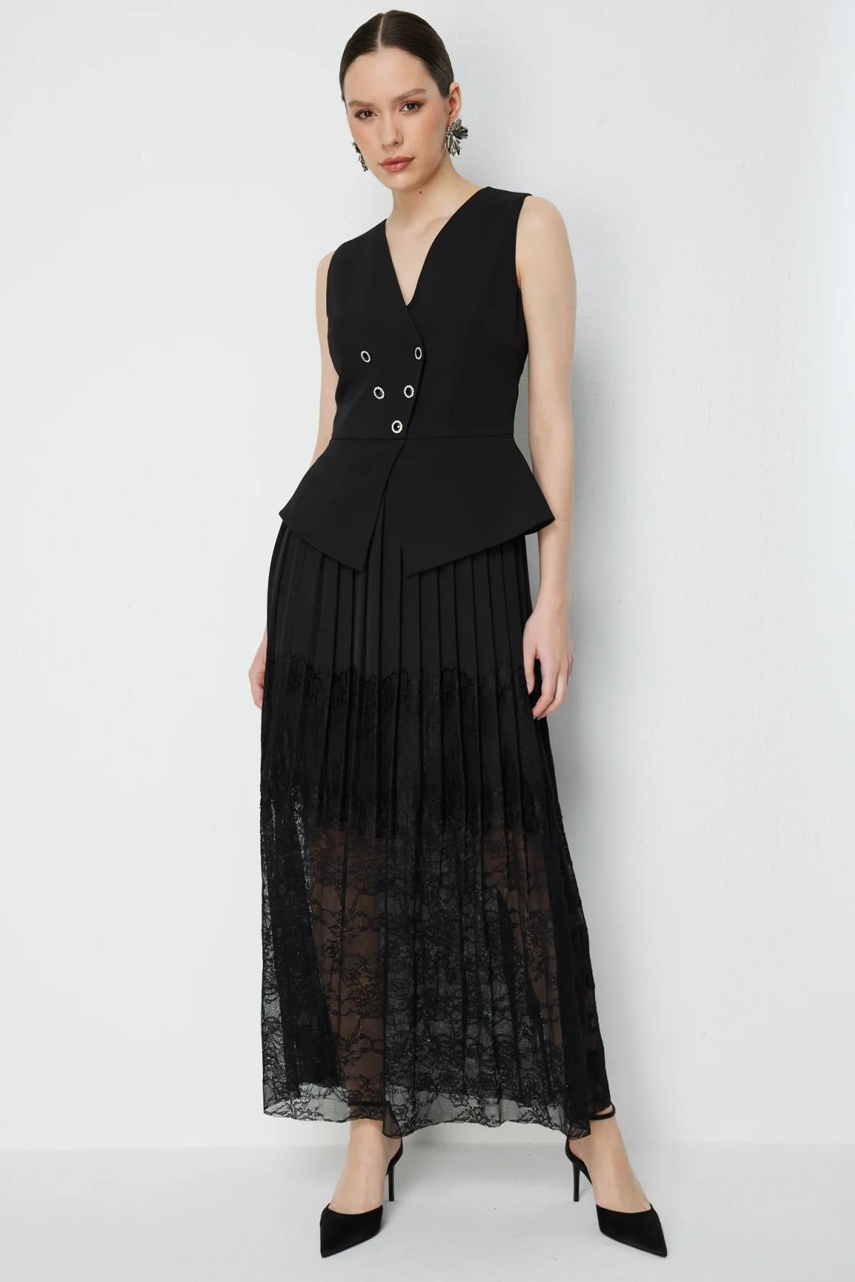 Eteği Dantel Piliseli Kolsuz Uzun Elbise