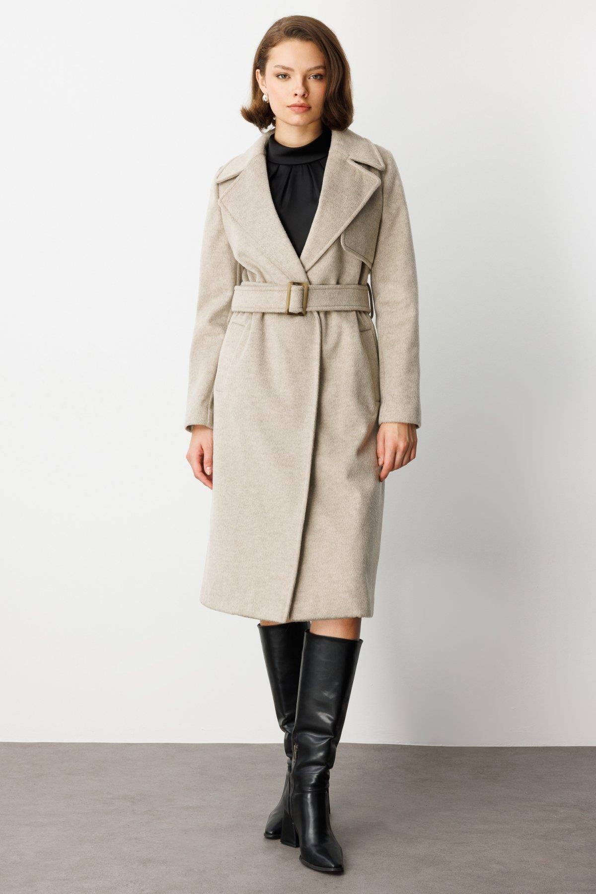 Beli Kuşaklı Kruvaze Kaşe Kaban