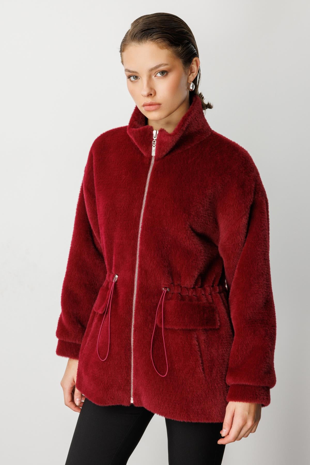 Dik Yaka Önden Fermuarlı Beli İpli Peluş Mont