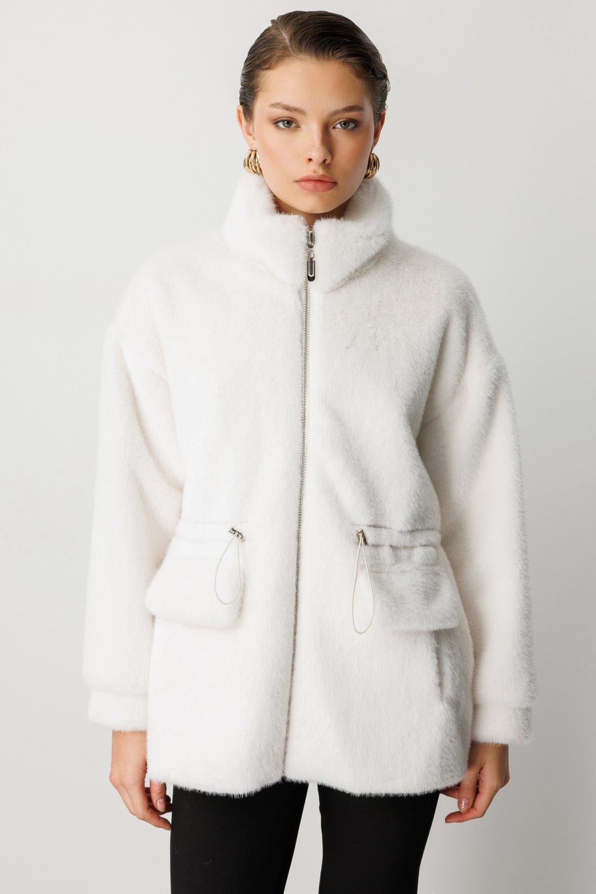 Dik Yaka Önden Fermuarlı Beli İpli Peluş Mont