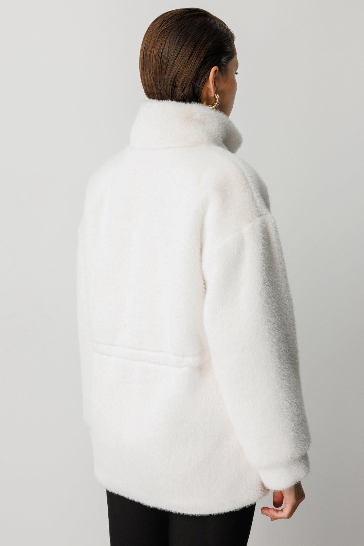 Dik Yaka Önden Fermuarlı Beli İpli Peluş Mont