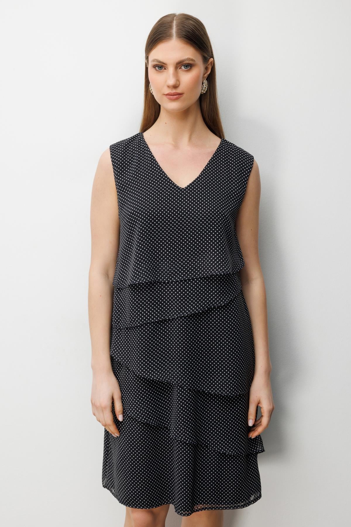 V Yaka Puantiyeli Katlı Büyük Beden Elbise