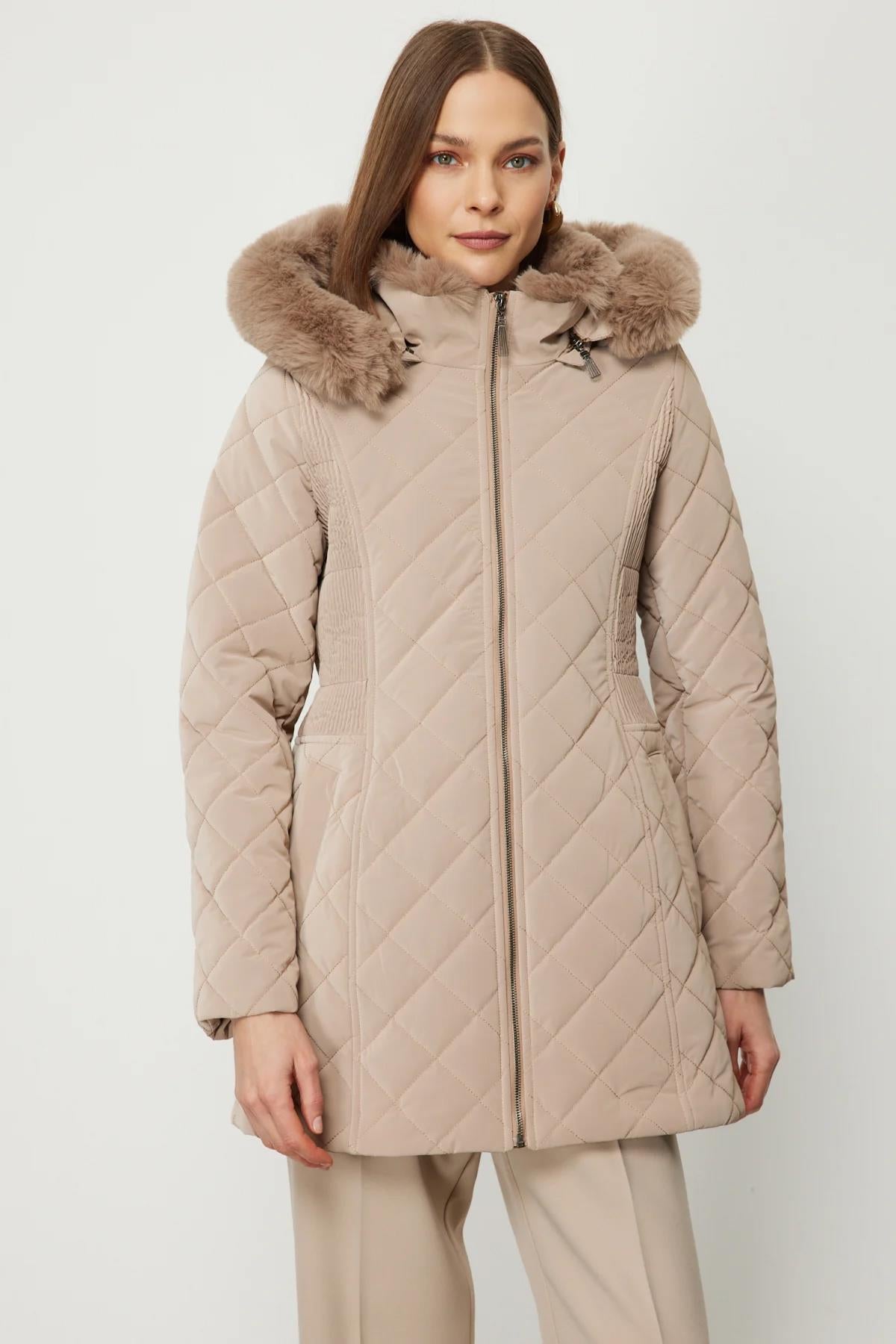 Kapitone Kapüşonlu Kürklü Şişme Mont