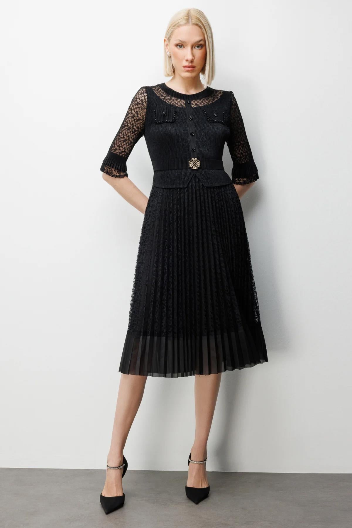 Boncuk Detaylı Dantelli Midi Elbise