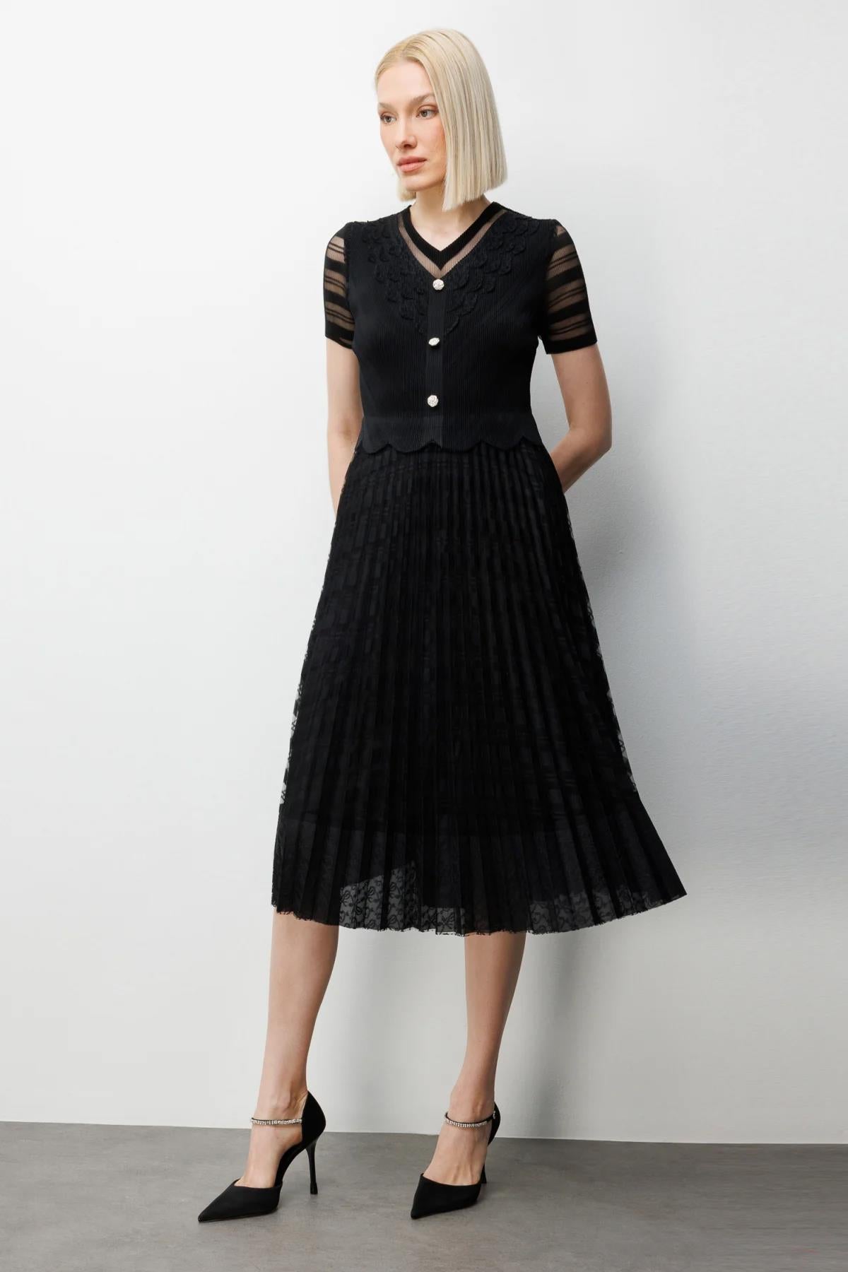 Süs Düğmeli Akordiyon Kumaş Midi Elbise