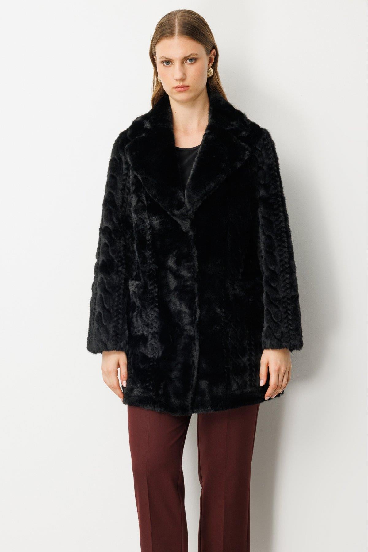 Kruvaze Yaka  Örgü Desenli Peluş Kaban