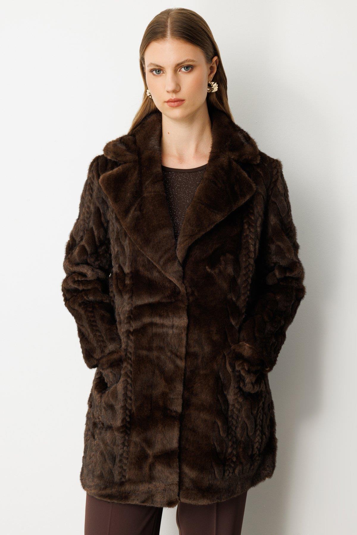 Kruvaze Yaka  Örgü Desenli Peluş Kaban