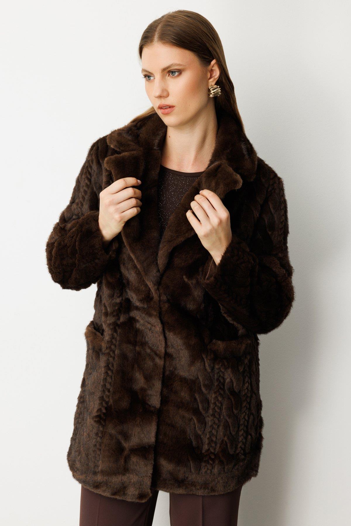 Kruvaze Yaka  Örgü Desenli Peluş Kaban