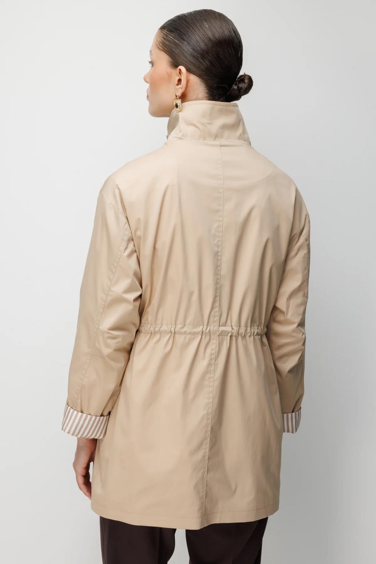 Stand-up collar, flap pockets, fold-down sleeves, striped short coat