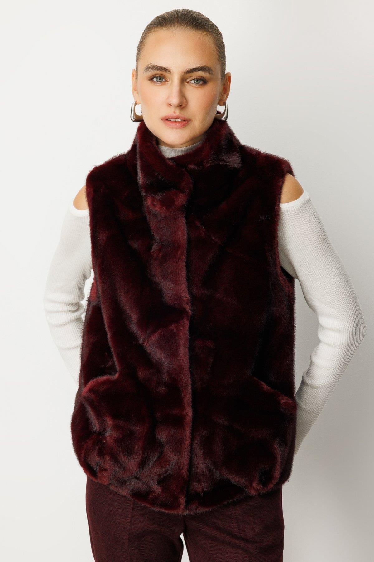 Torba Cepli Ön Çıtçıtlı Peluş Yelek