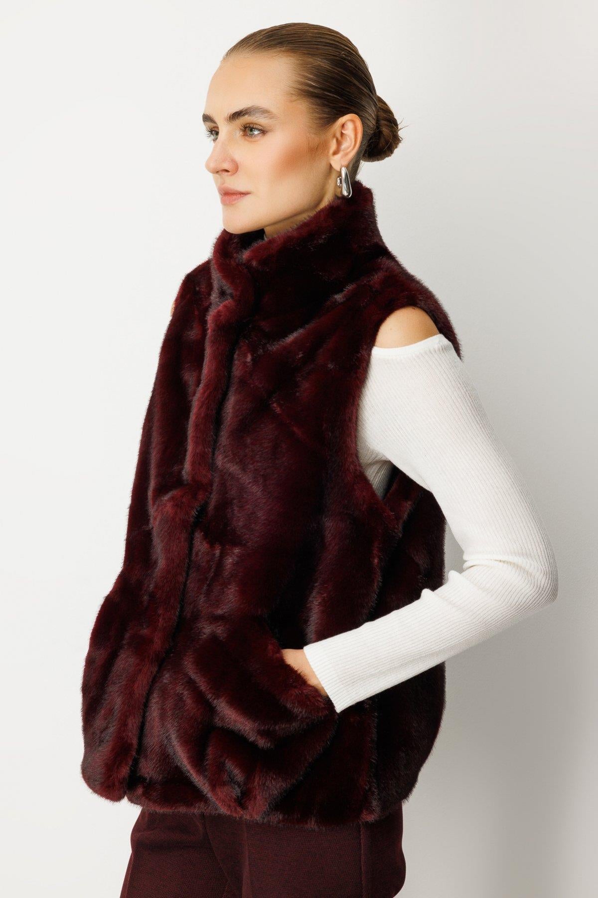 Torba Cepli Ön Çıtçıtlı Peluş Yelek